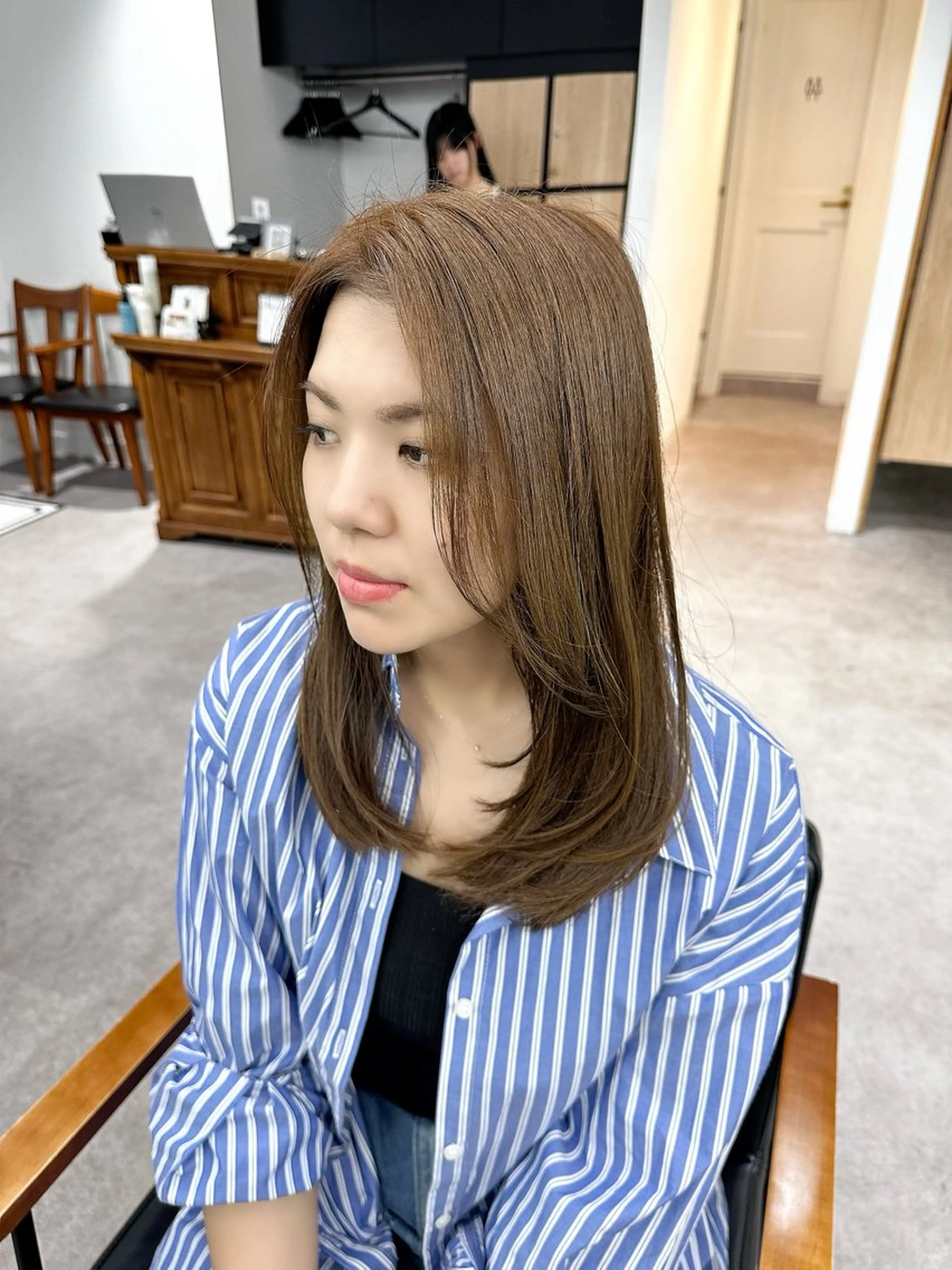 セミロング カラー パーマ ヘアアレンジ メンズ キッズ カット ヘアカラー レイヤーカット 🌿透け感カラーのヘアスタイル