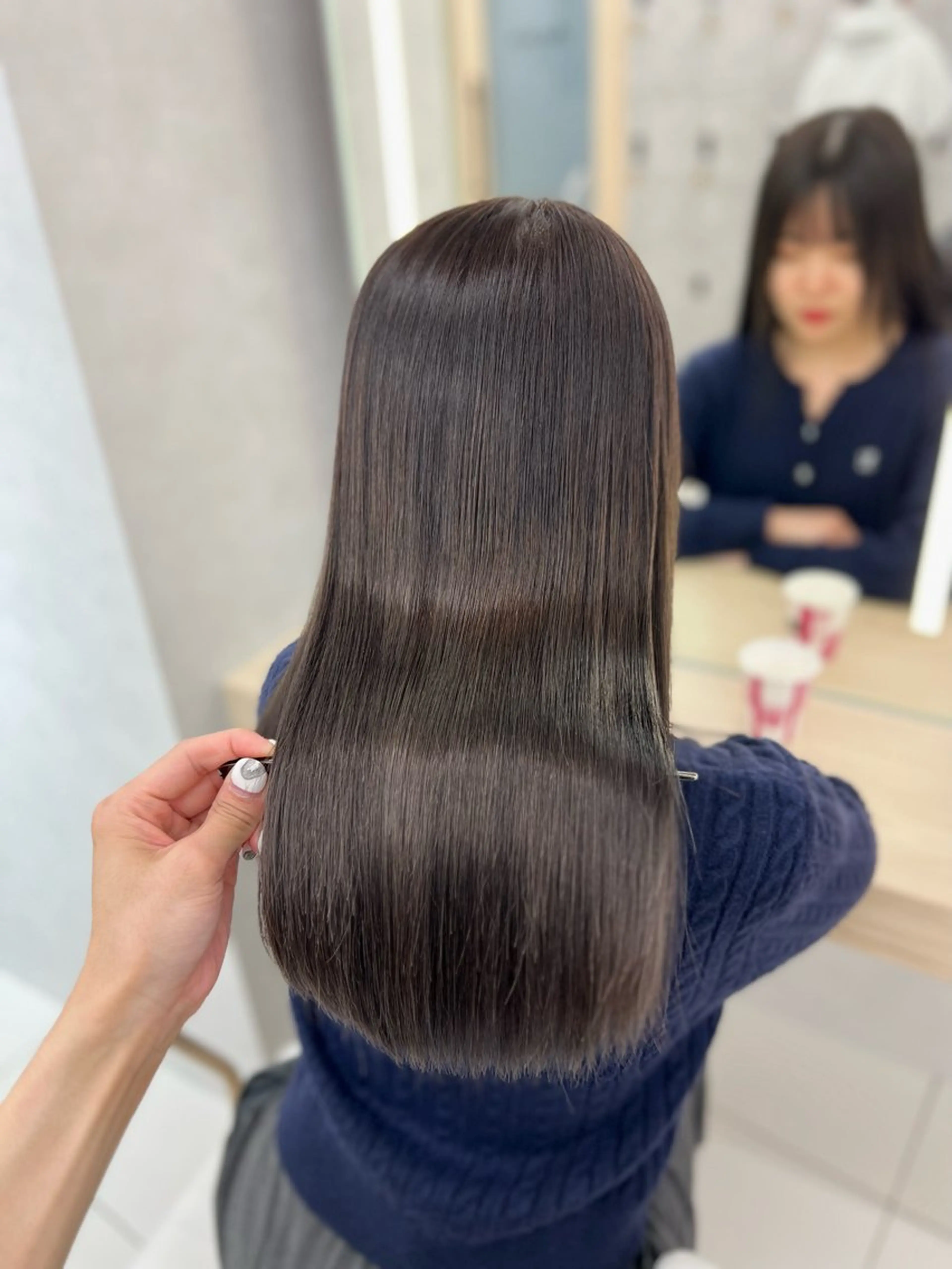 セミロング カラー レイヤー×韓国 🇰🇷鈴木啓太のヘアスタイル