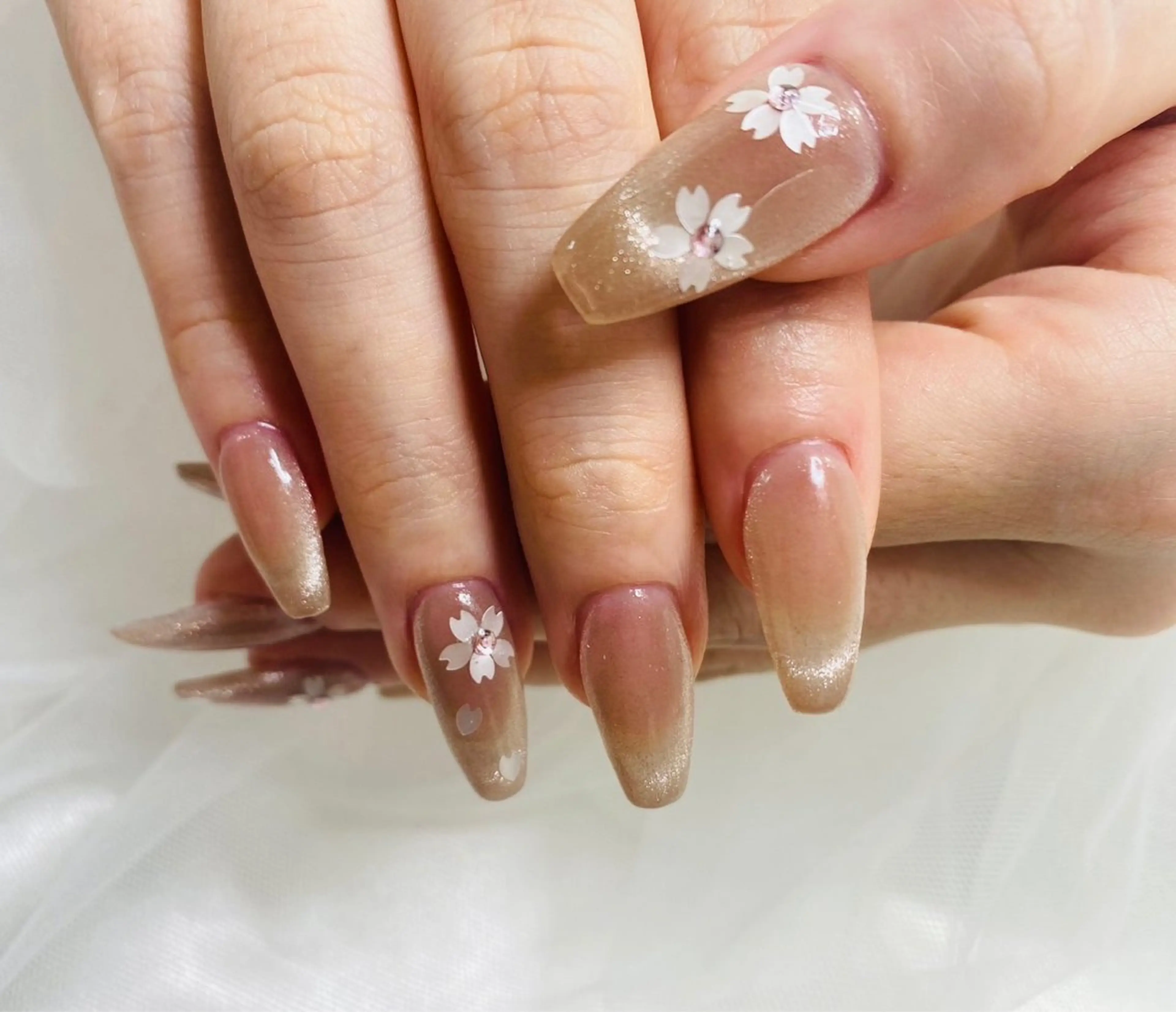 ネイル 桜ネイル 長さ出し シンプルネイル ネイルチップ ハンドネイル リボン、ガーリー パーツ放題専門店のネイルデザイン