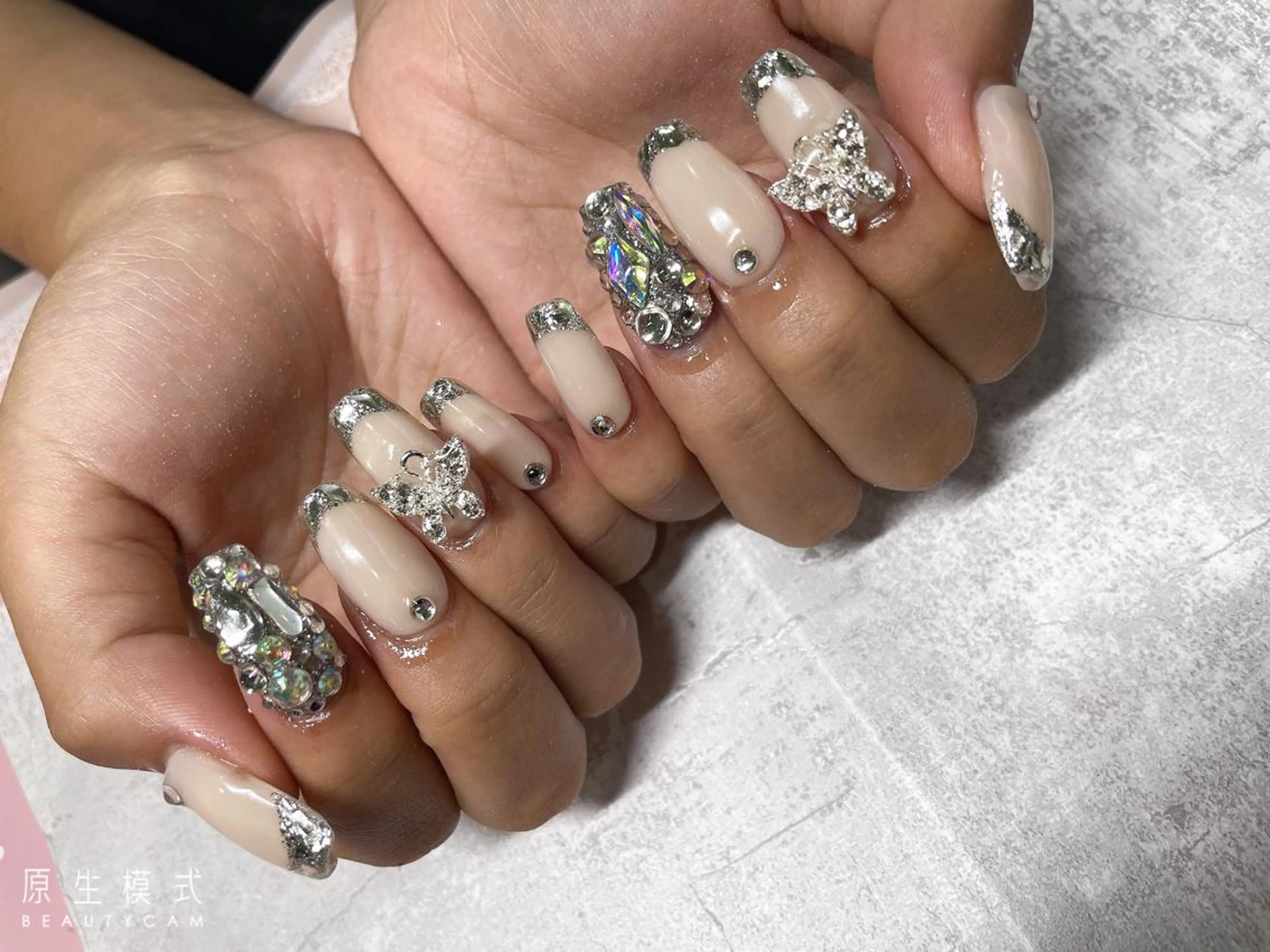 ミディアム ネイル ハンドネイル 《LB》ラブリエ Nail&eyeのマツエク・マツパデザイン