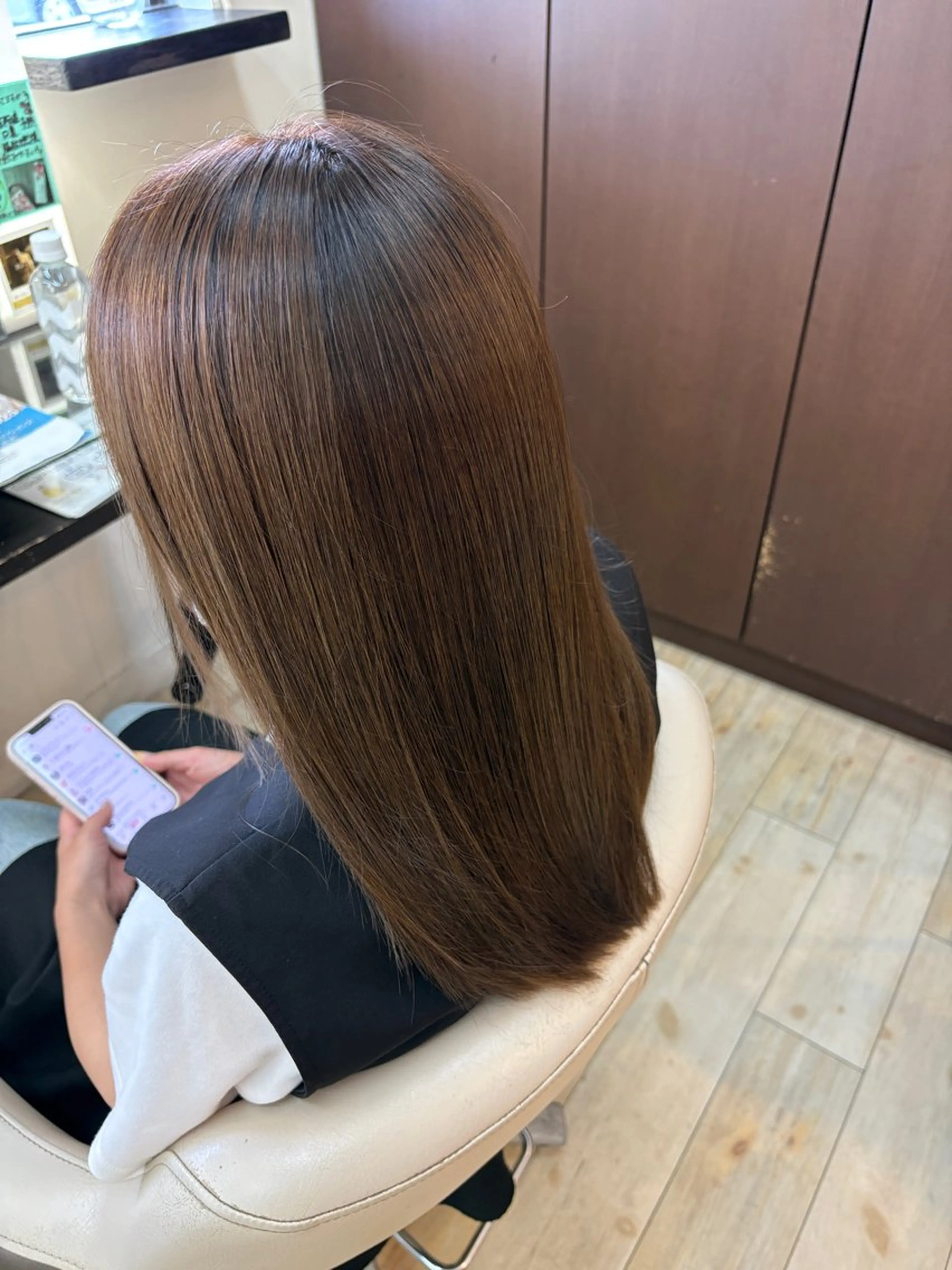 セミロング ルプラボウ　岡田 莉音のヘアスタイル