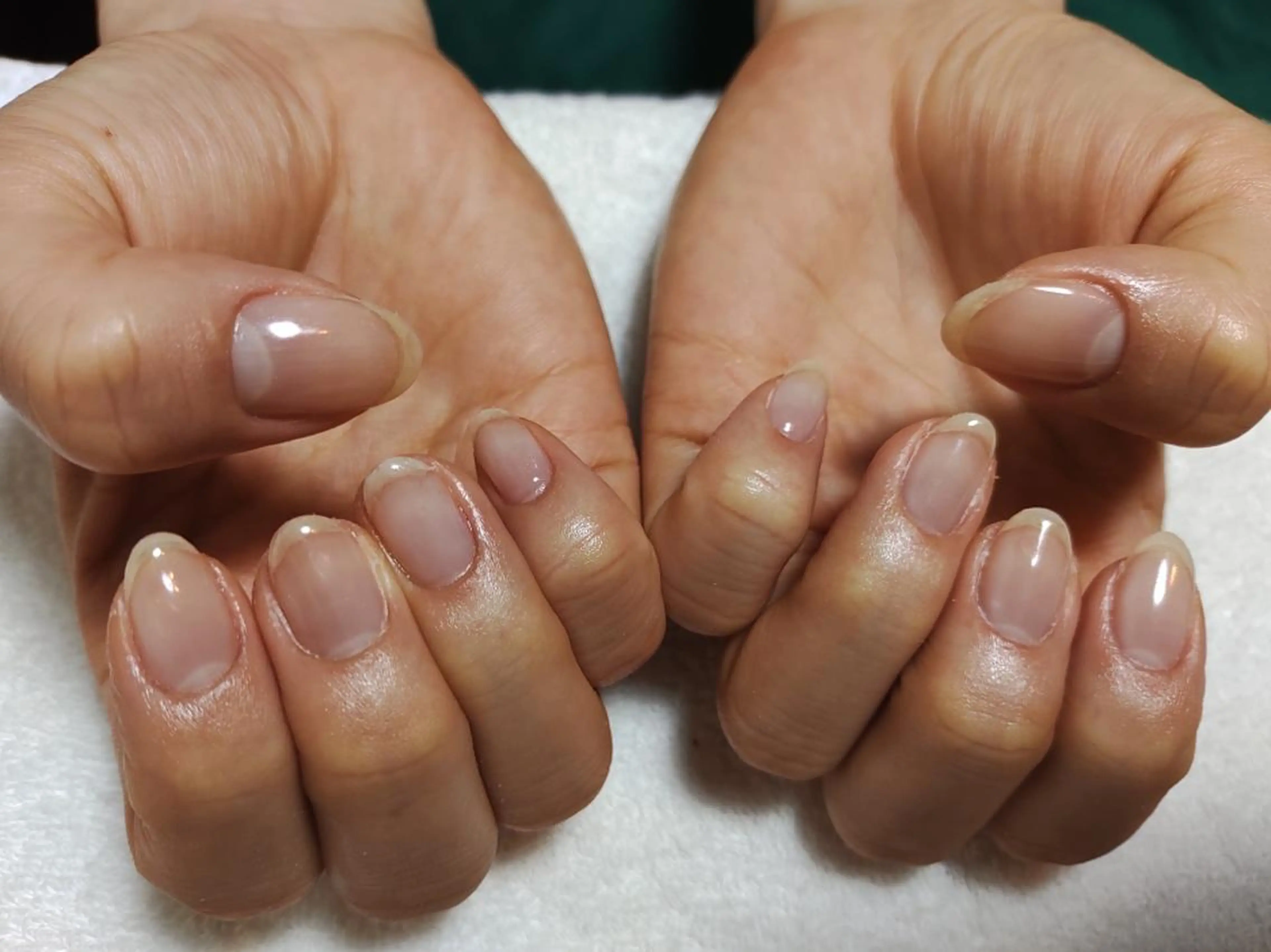 ネイルケア　ジェルクリア仕上げの写真