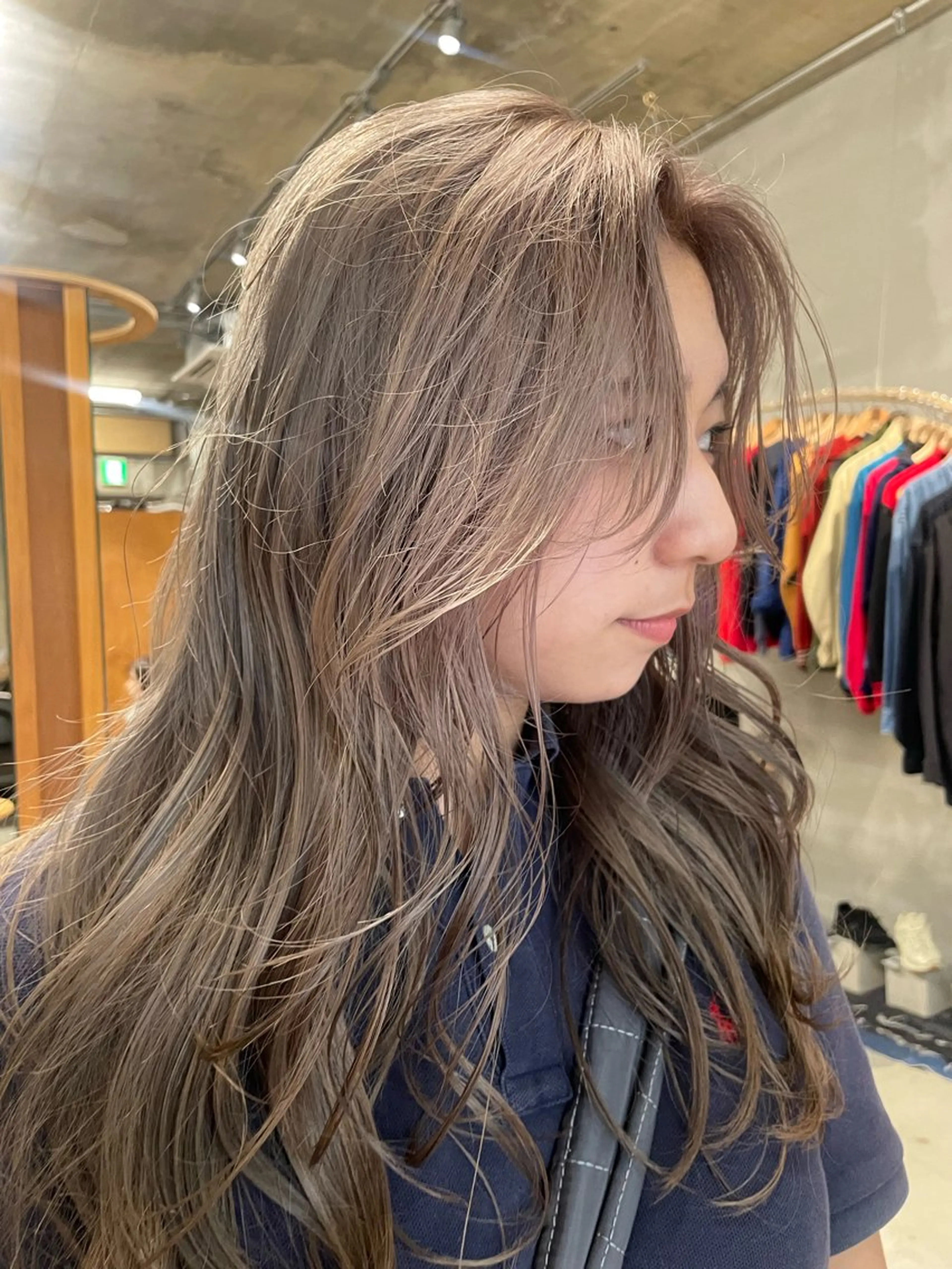 カラー wewe: momoeのヘアスタイル