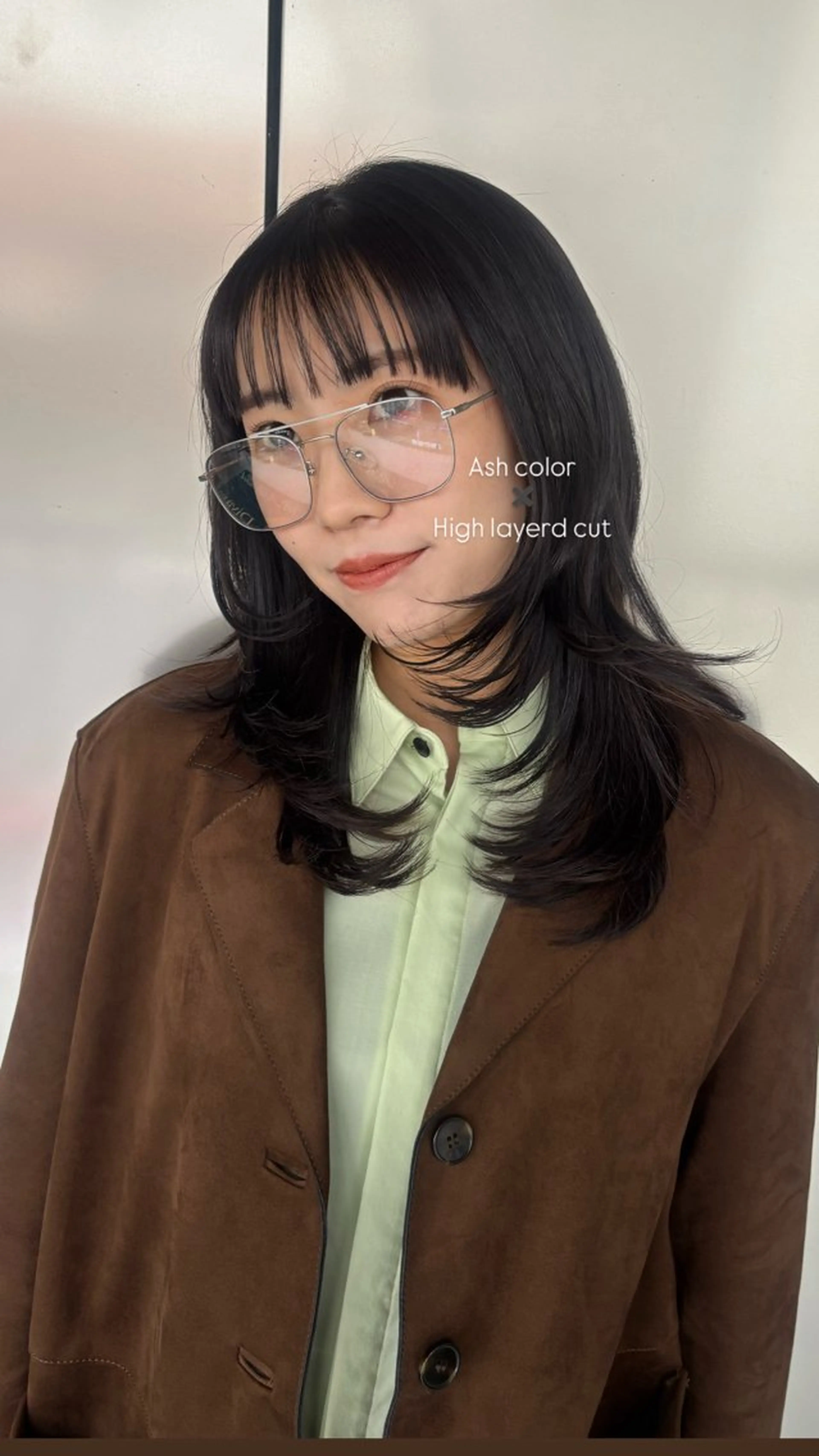 セミロング カラー 透明感カラー ハイレイヤー レイヤーカット カット ヘアカラー トリートメント 透明感カラー/ KARENのヘアスタイル