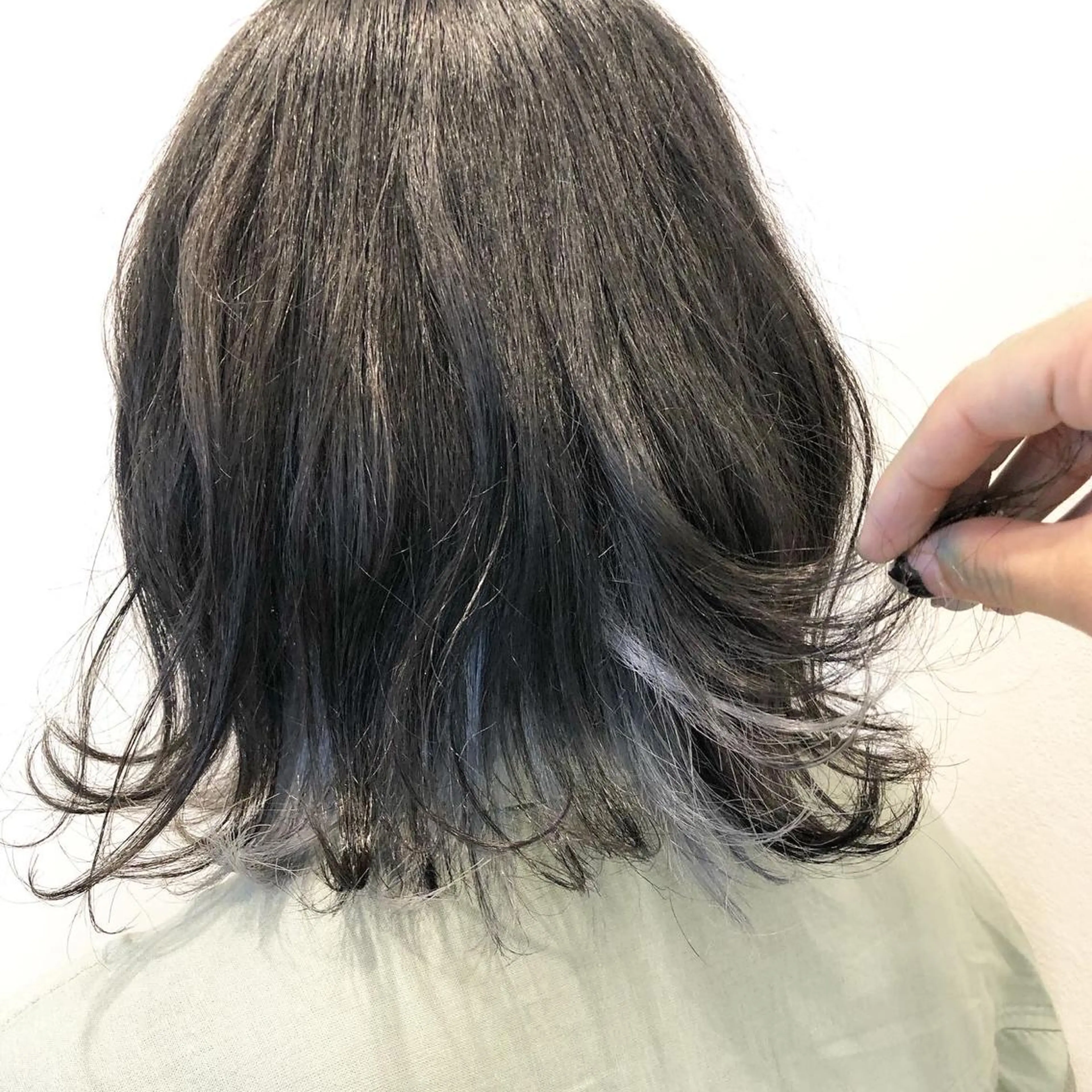 ミディアム ヘアカラー 神田 澪史のヘアスタイル