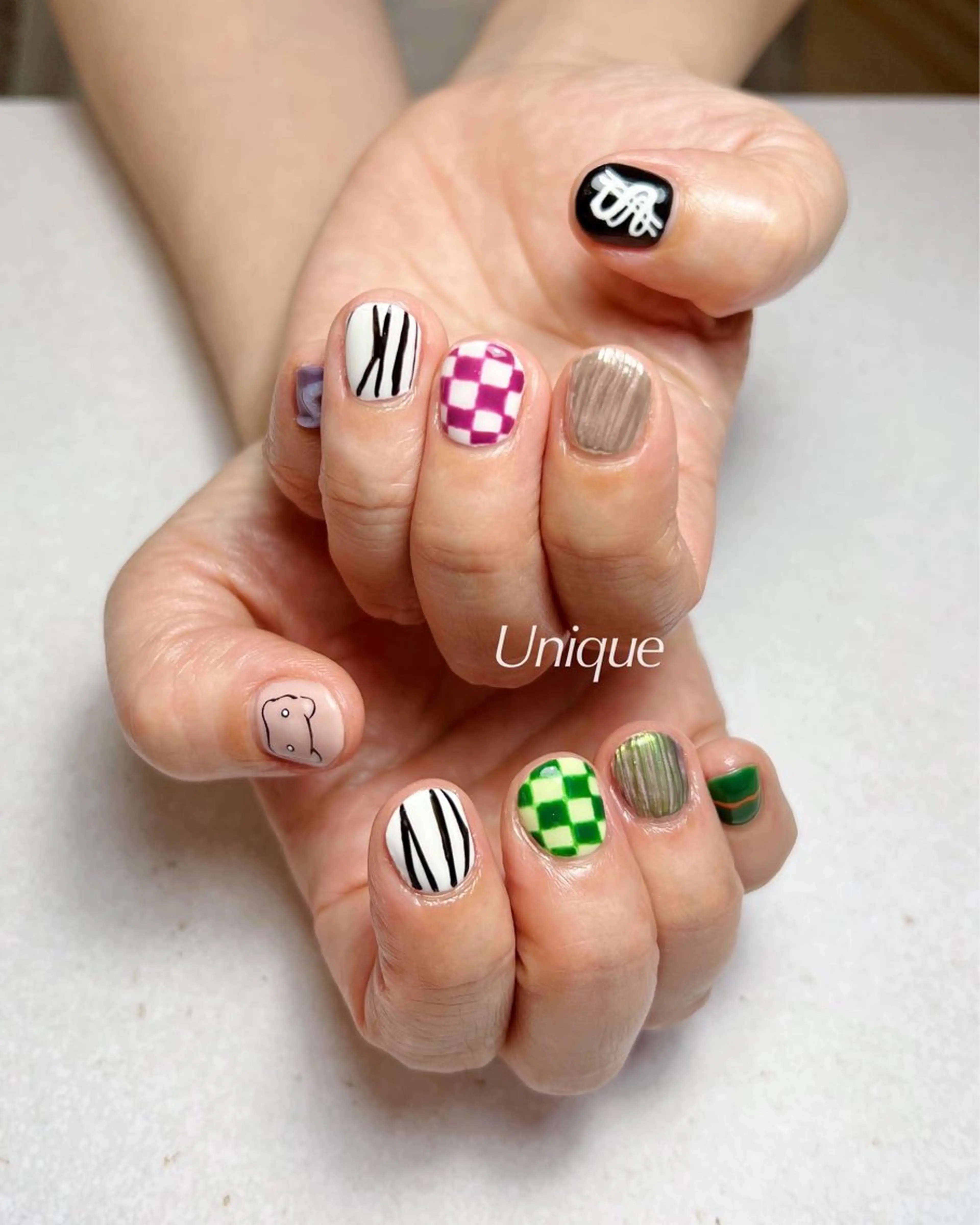 ネイル ハンドネイル Unique 【ユニーク】のネイルデザイン