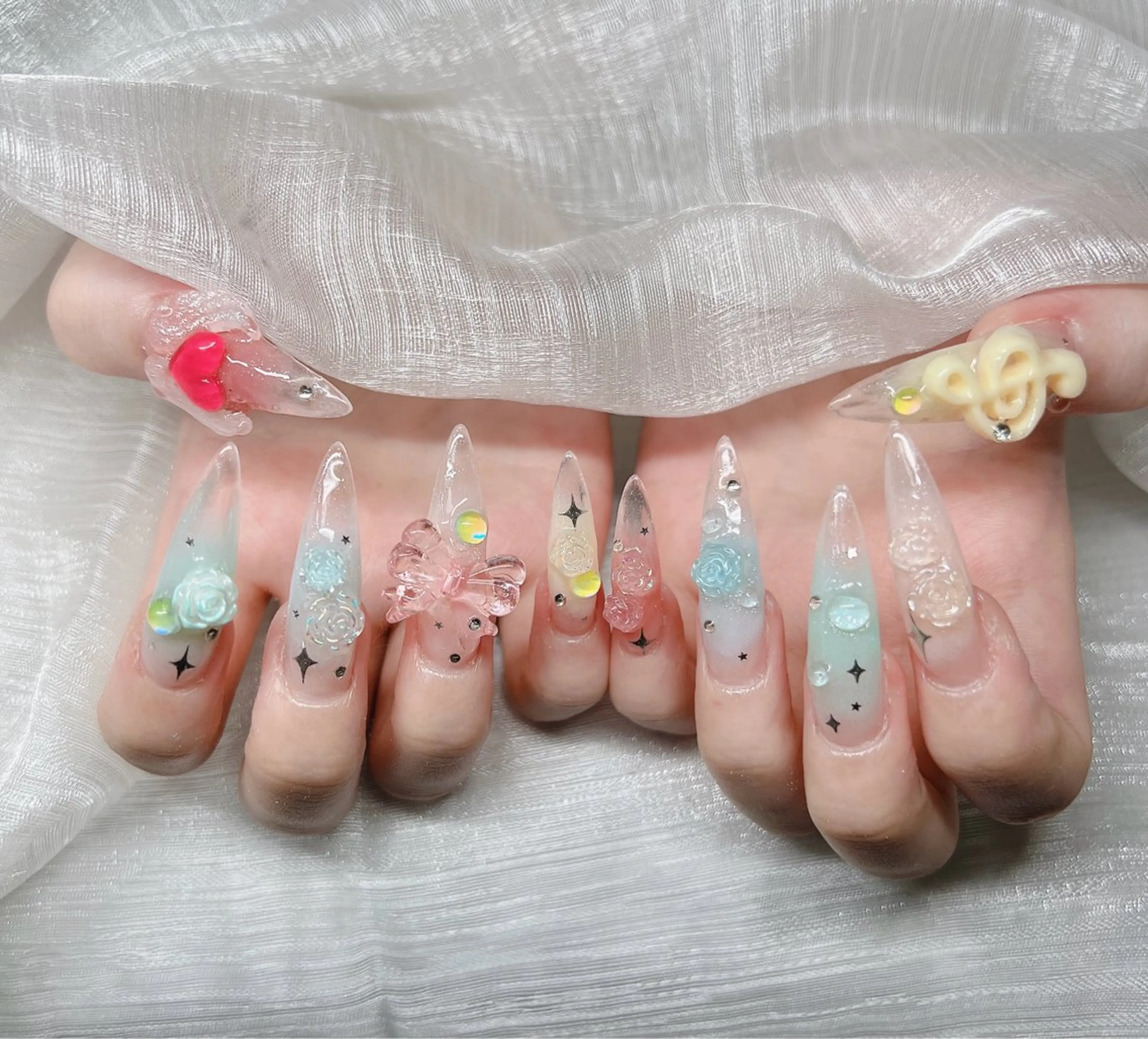 ネイル 長さ出し グラデーション 卒業式 キラキラネイル マグネットネイル ハンドネイル Lee Nailsのネイルデザイン