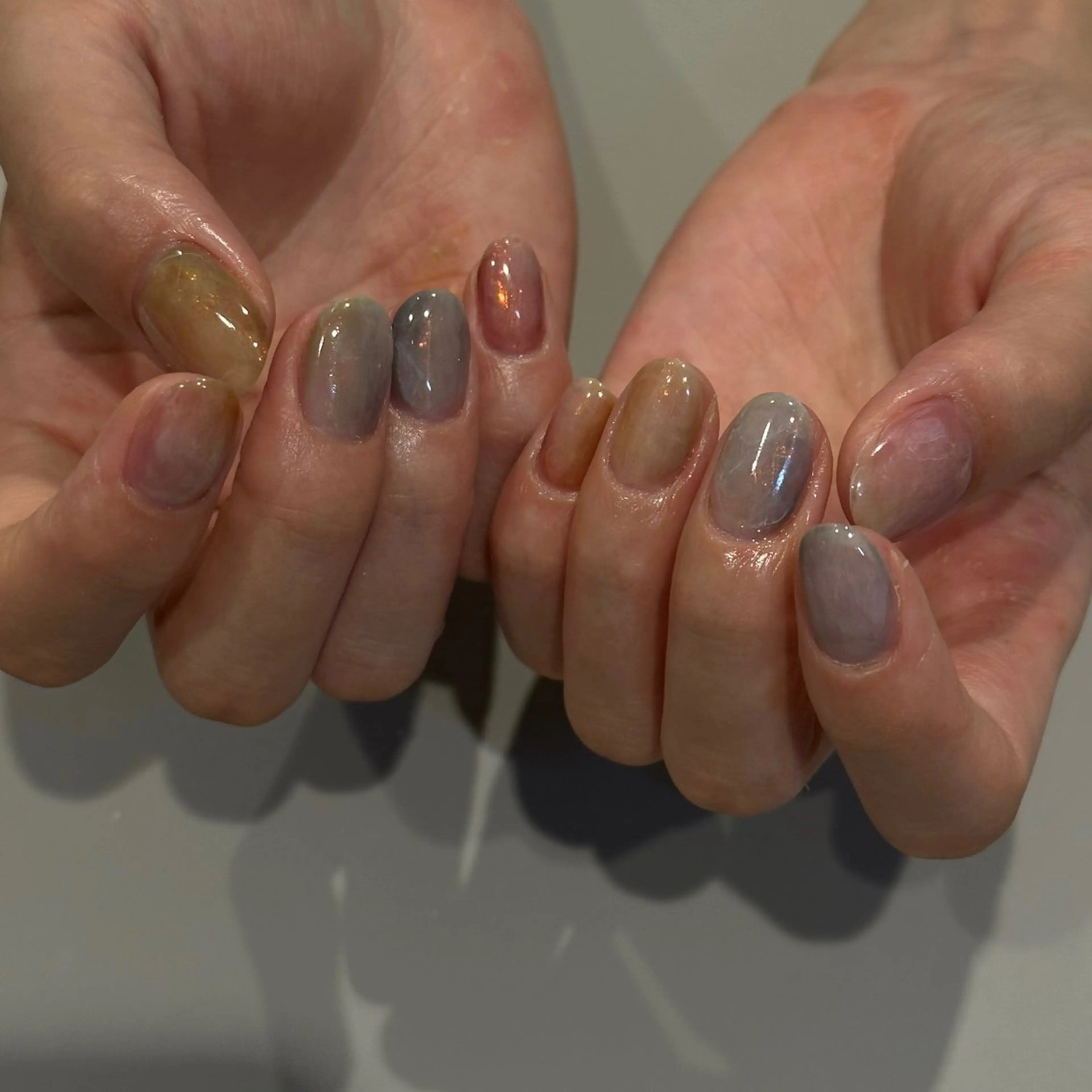 ショート カラー パーマ ヘアアレンジ メンズ キッズ ネイル マツエク・マツパ アイブロウ ニュアンスネイル シンプルネイル ニュアンスパーマ ハンドネイル ar. harajukuのネイルデザイン