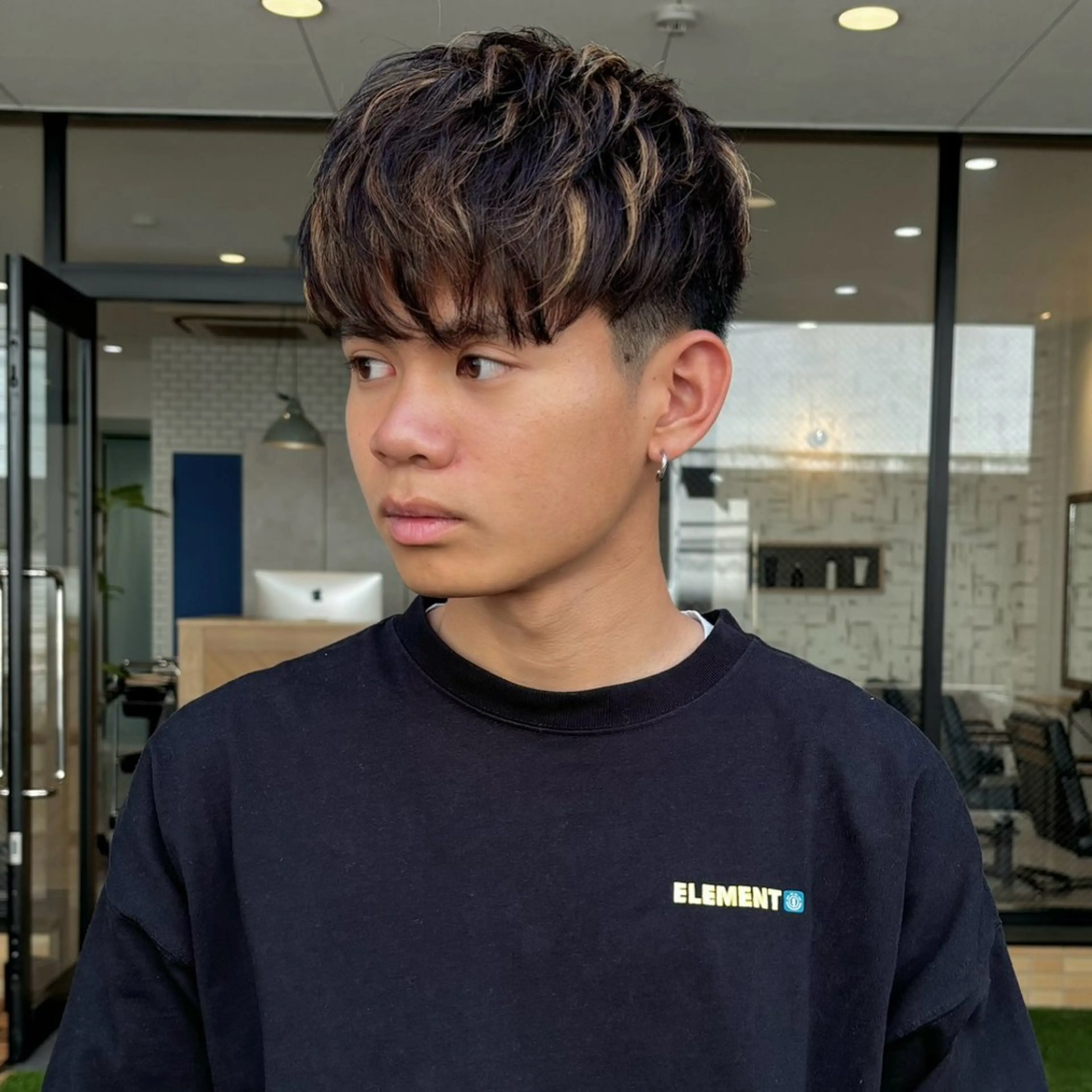 カラー メンズ メンズハイライト メンズメッシュ メンズショート ハイライトカラー メッシュ 【メンズショート 特化】村斎　伶次のヘアスタイル