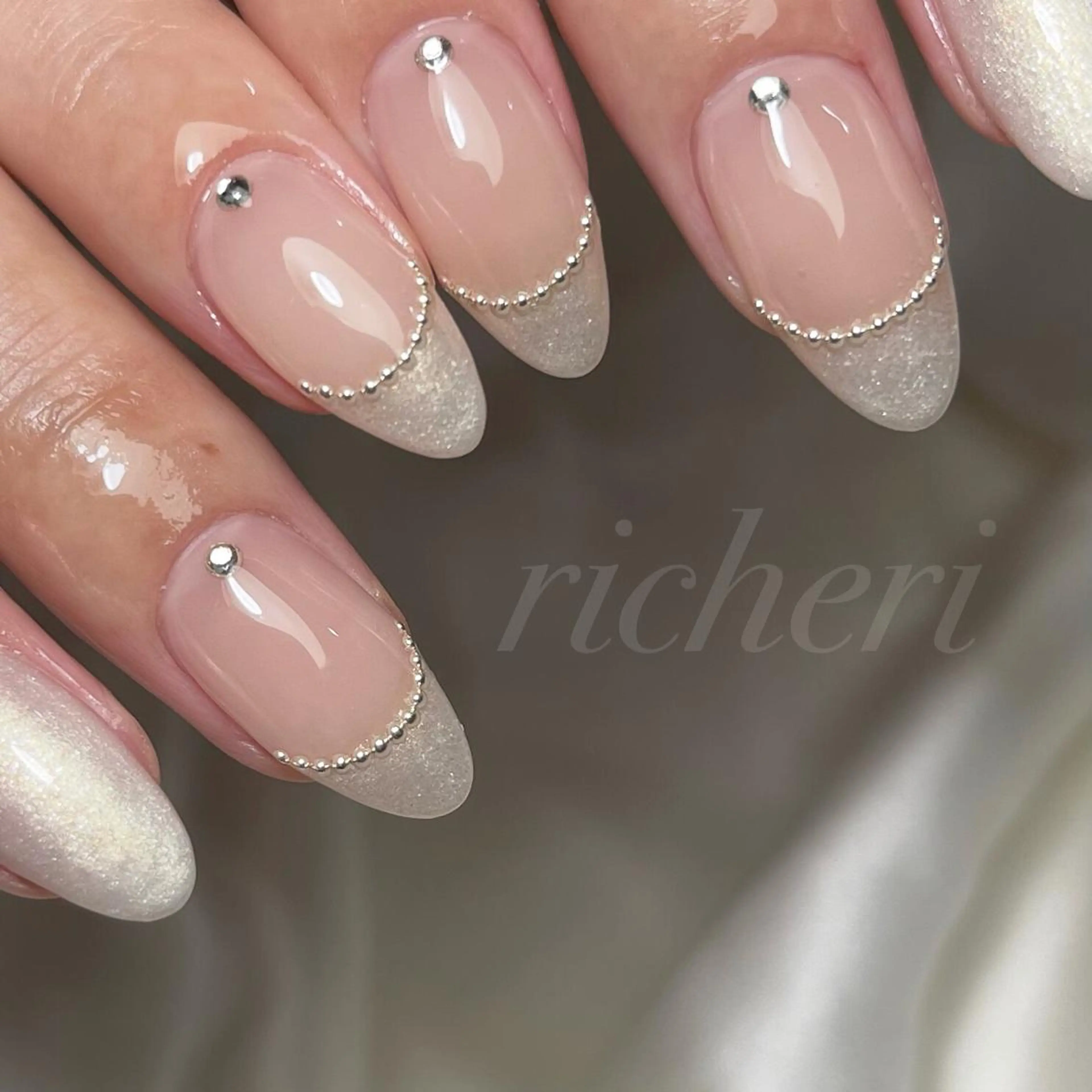 ミディアム ネイル ハンドネイル richeri beautyのエステ・リラクイメージ