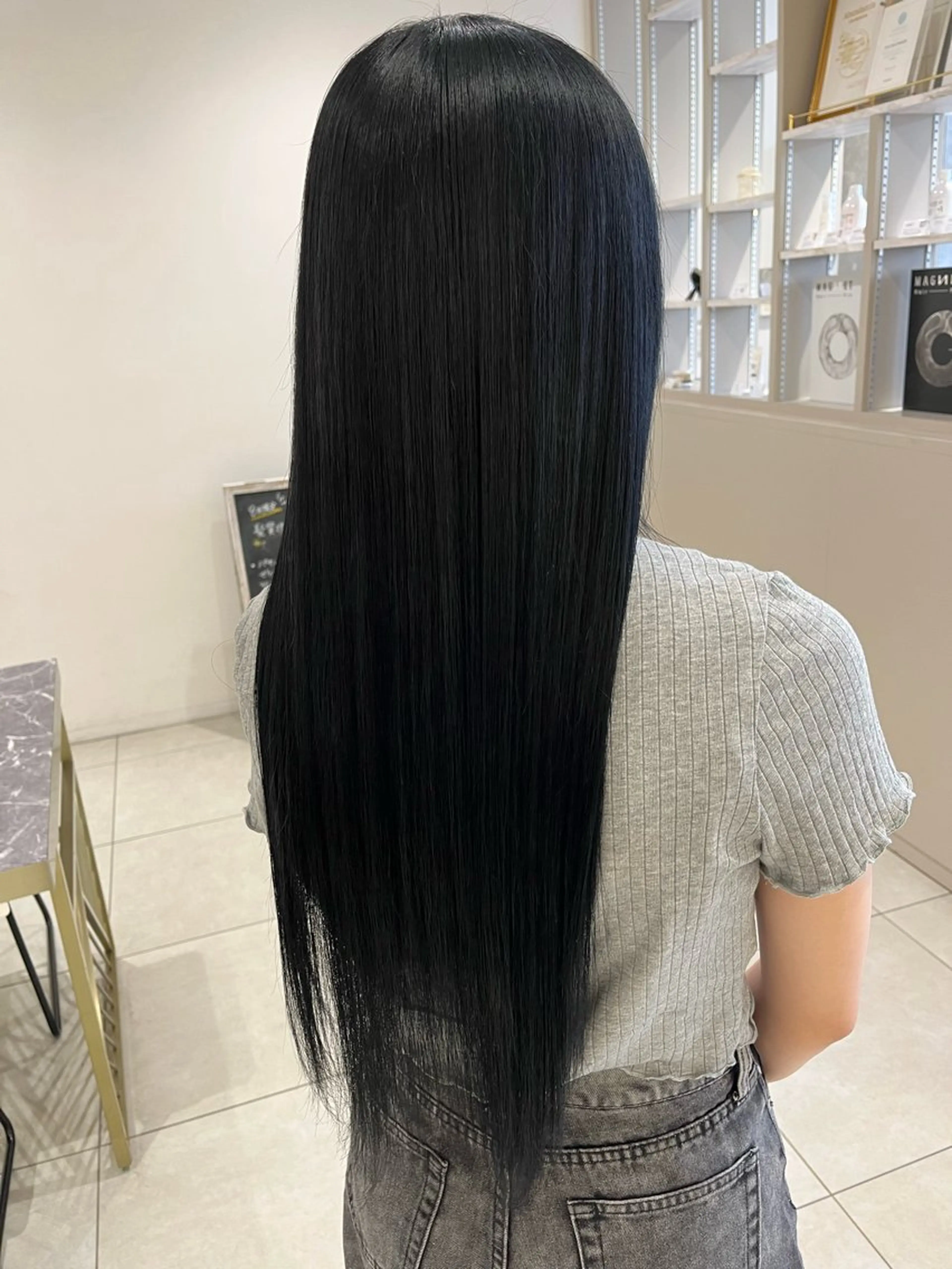 ロング 吹田 駿 髪質改善縮毛矯正のヘアスタイル