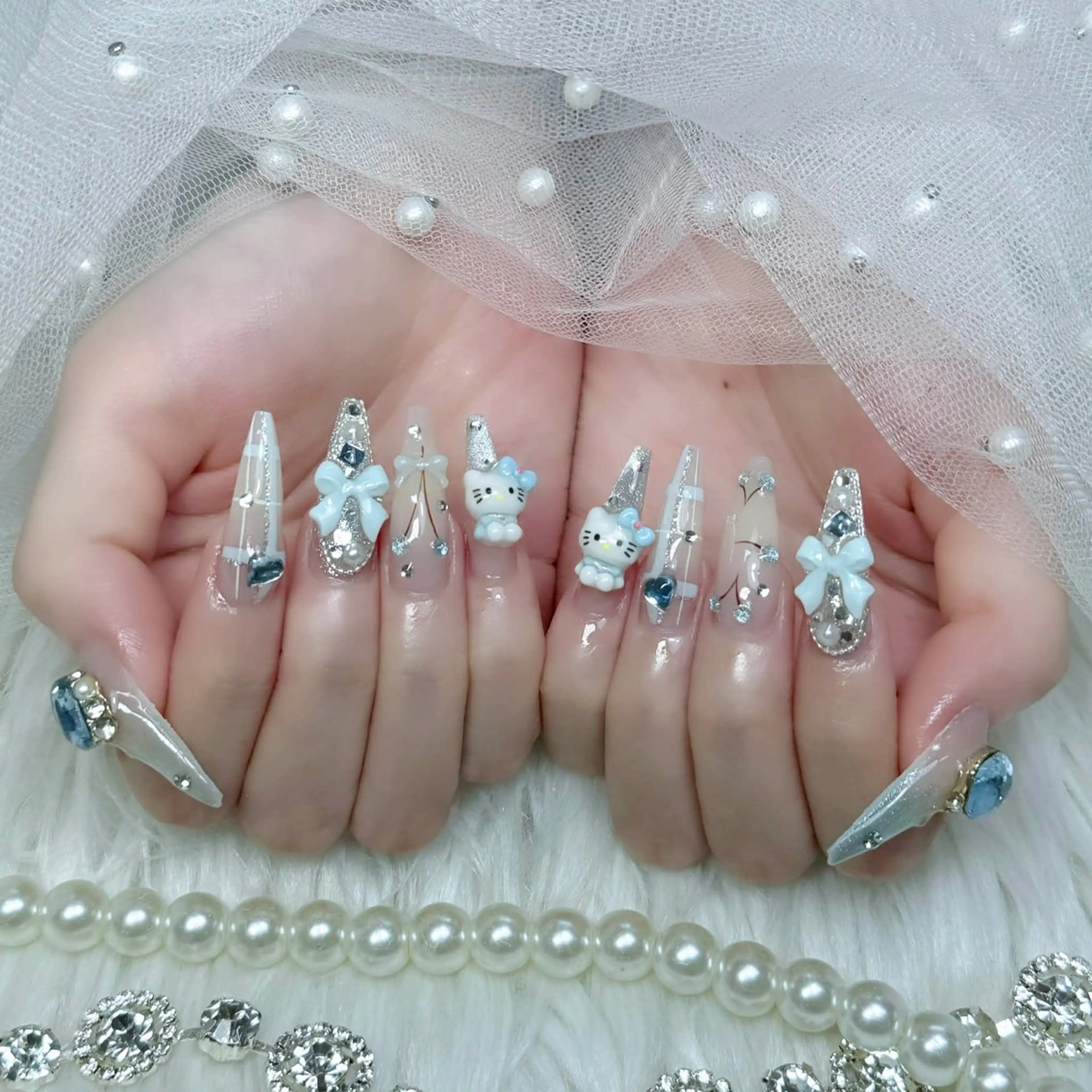 ネイル フレンチネイル ジェルネイル グラデーション 氷ネイル・うるうるネイル キラキラネイル ハンドネイル ハンドケア Nova Nailのネイルデザイン