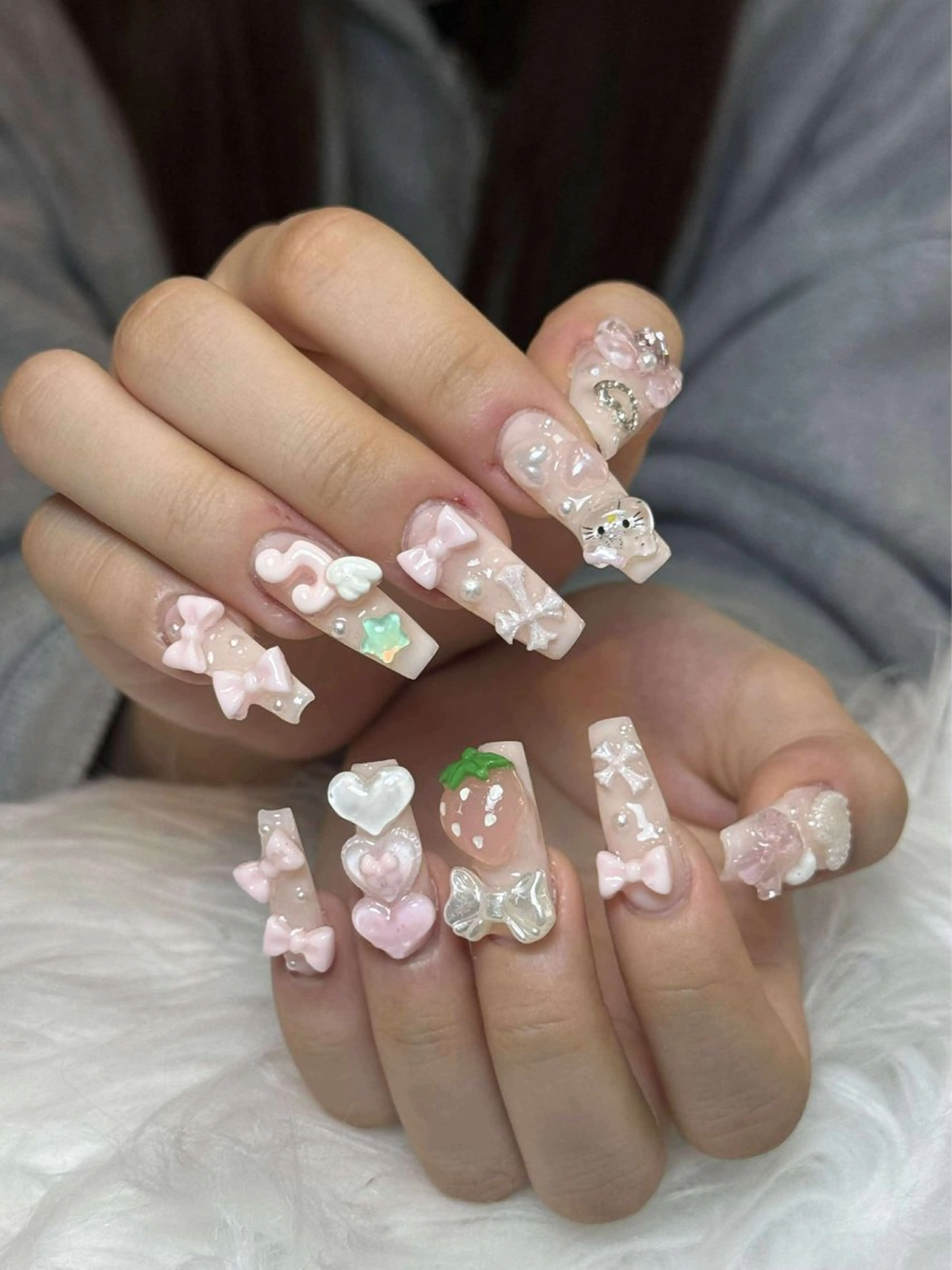 ネイル オーロラネイル ボルドー ブラウン 氷ネイル・うるうるネイル キラキラネイル ハンドネイル Julli NailStudioのネイルデザイン