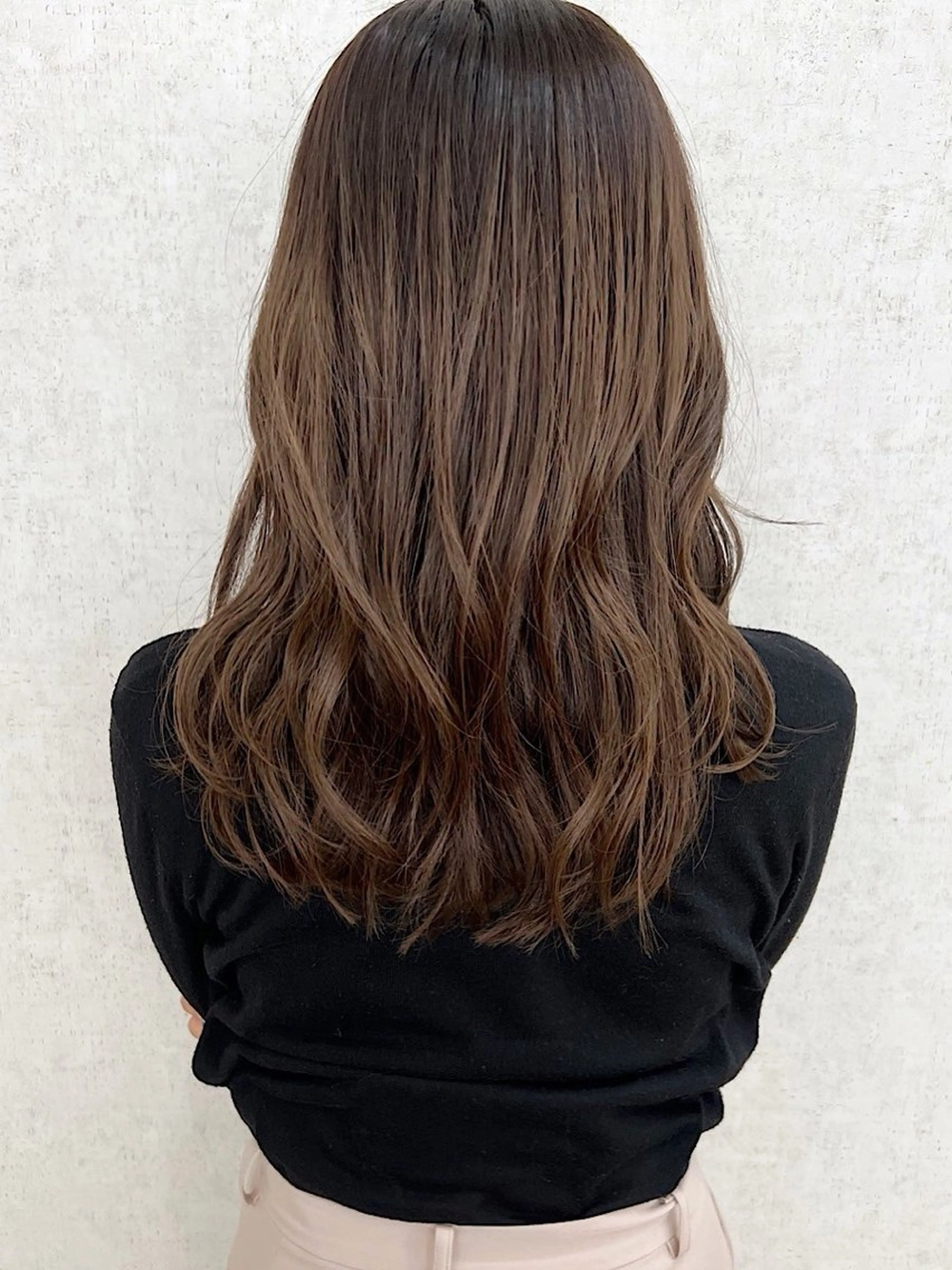 セミロング レイヤーカット わたなべ りょうのヘアスタイル