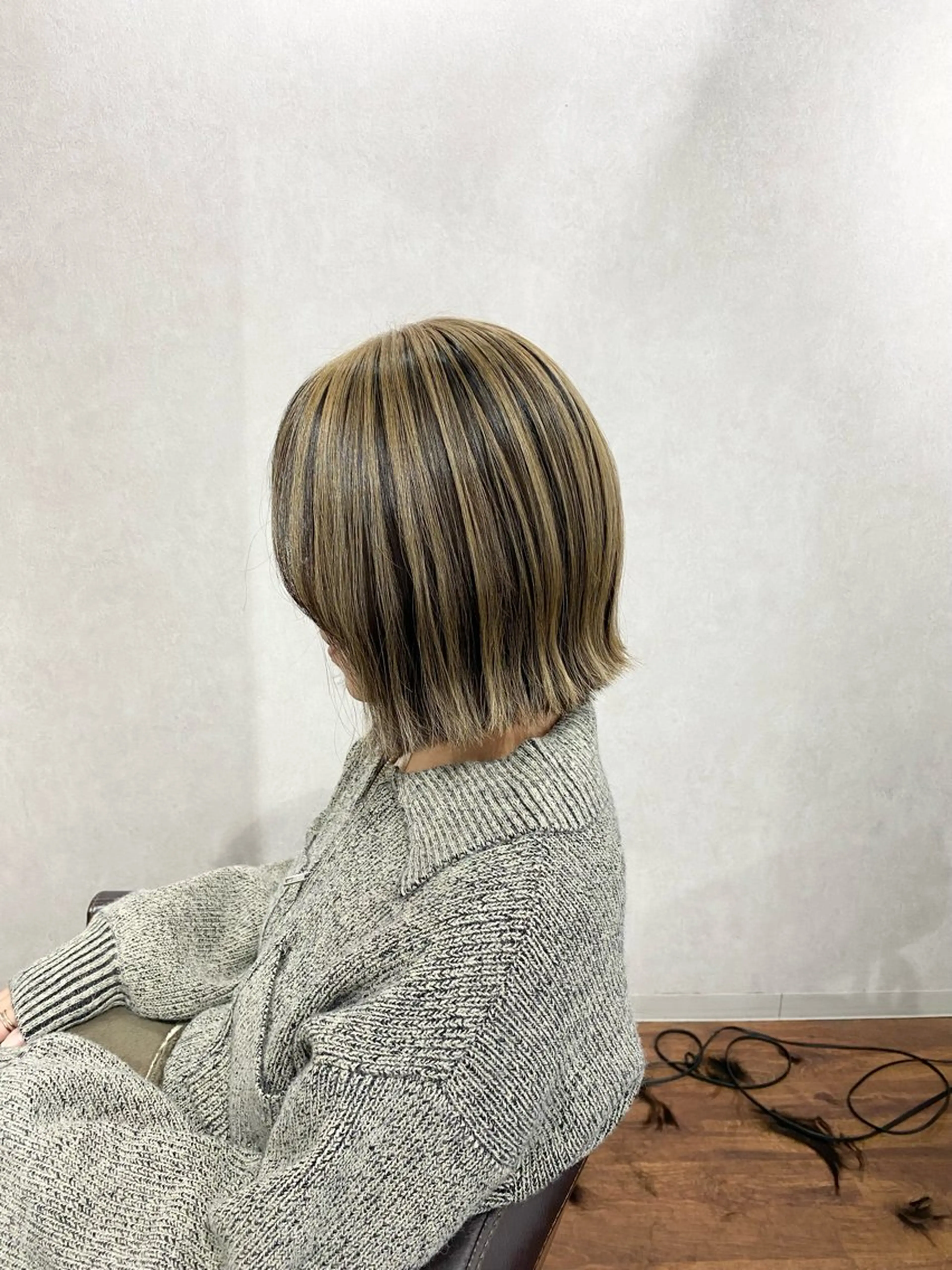 ミディアム カット ヘアカラー ＳＨＩ ＺＵのヘアスタイル
