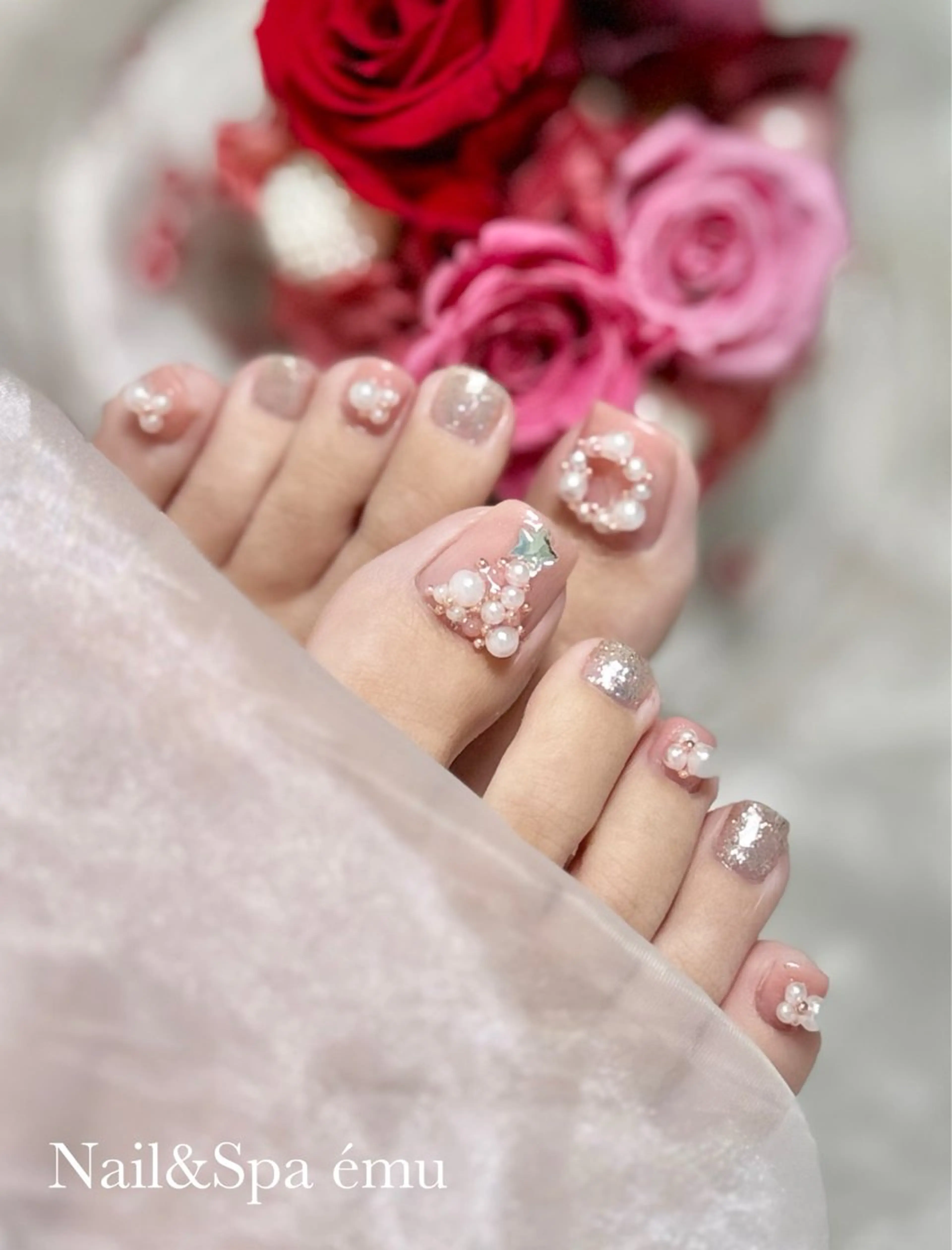 ネイル 冬ネイル クリスマス フットネイル Nail&Spa émuのネイルデザイン