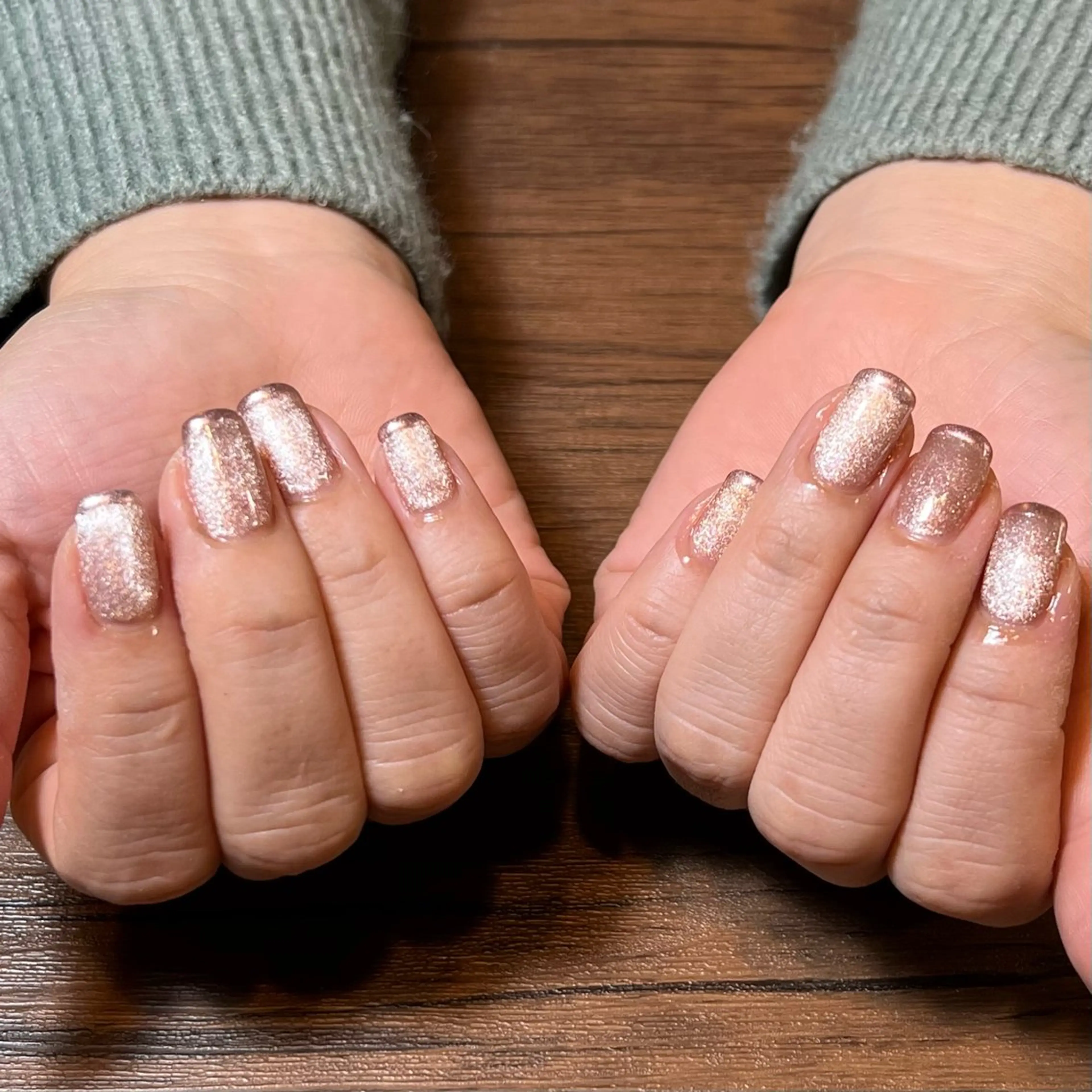 ネイル マグネットネイル ハンドネイル HENRIETTA NAILSALONのネイルデザイン