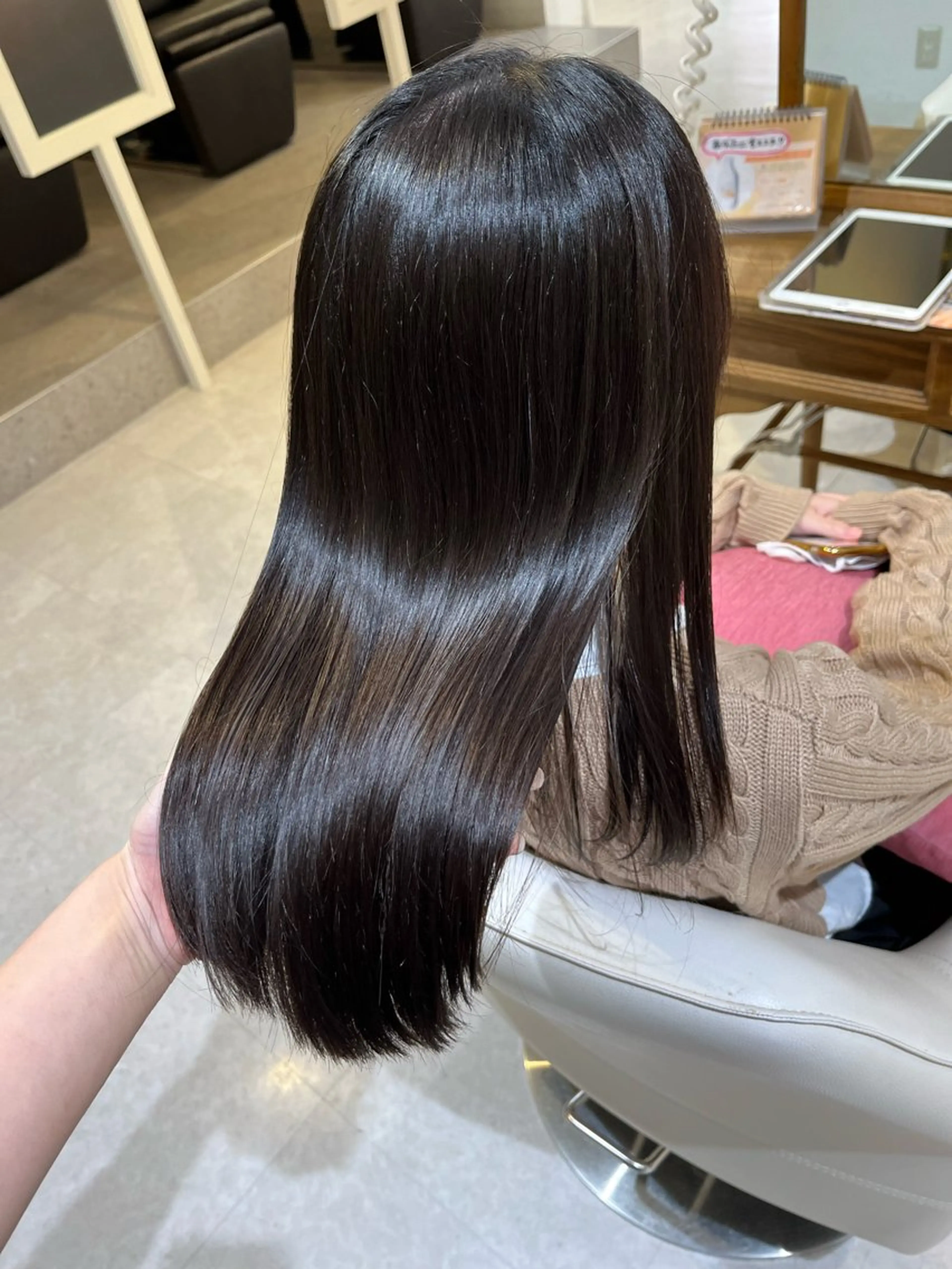 ミディアム ヘアカラー 梛木 唯のヘアスタイル