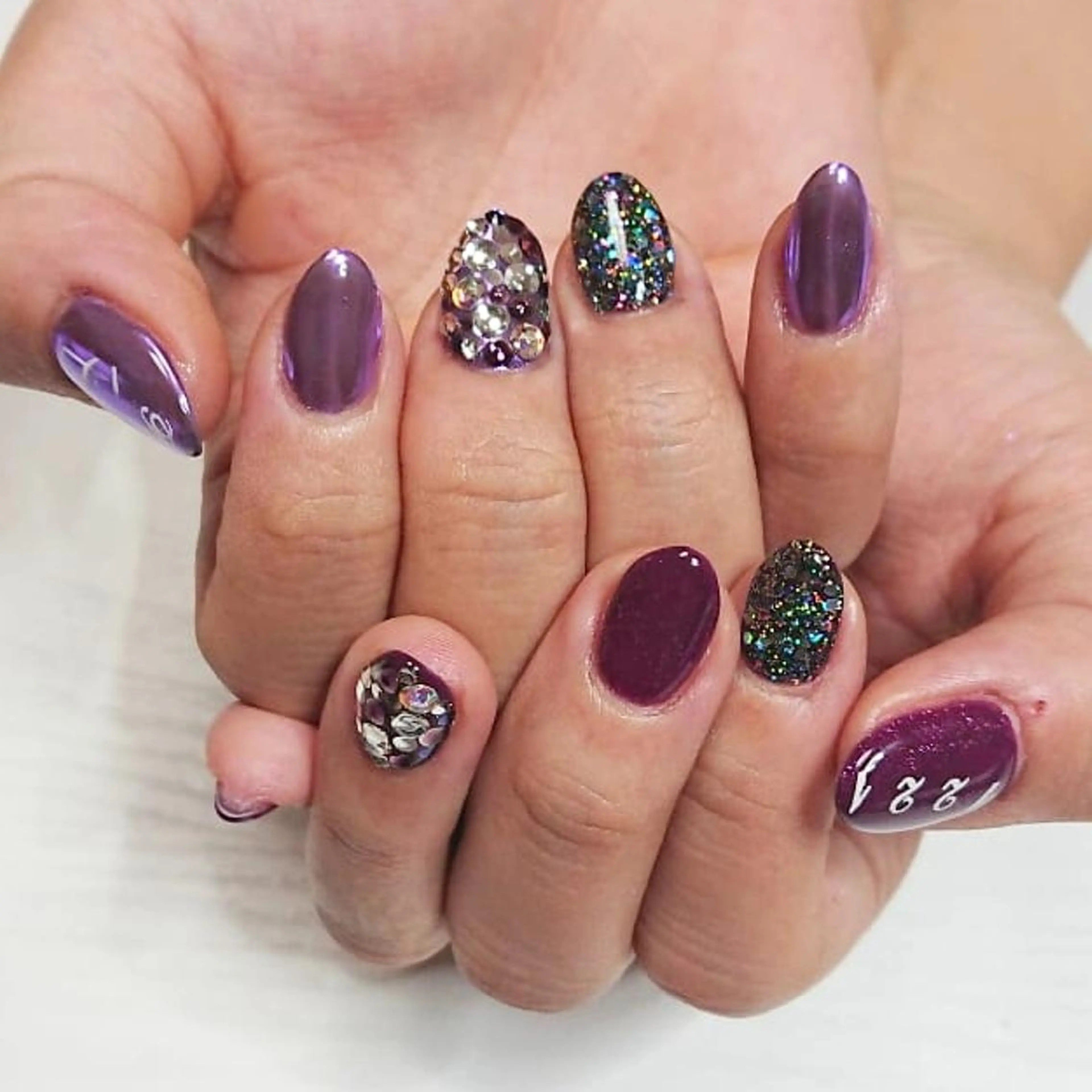 ネイル ストーンネイル Lilith Nailのネイルデザイン