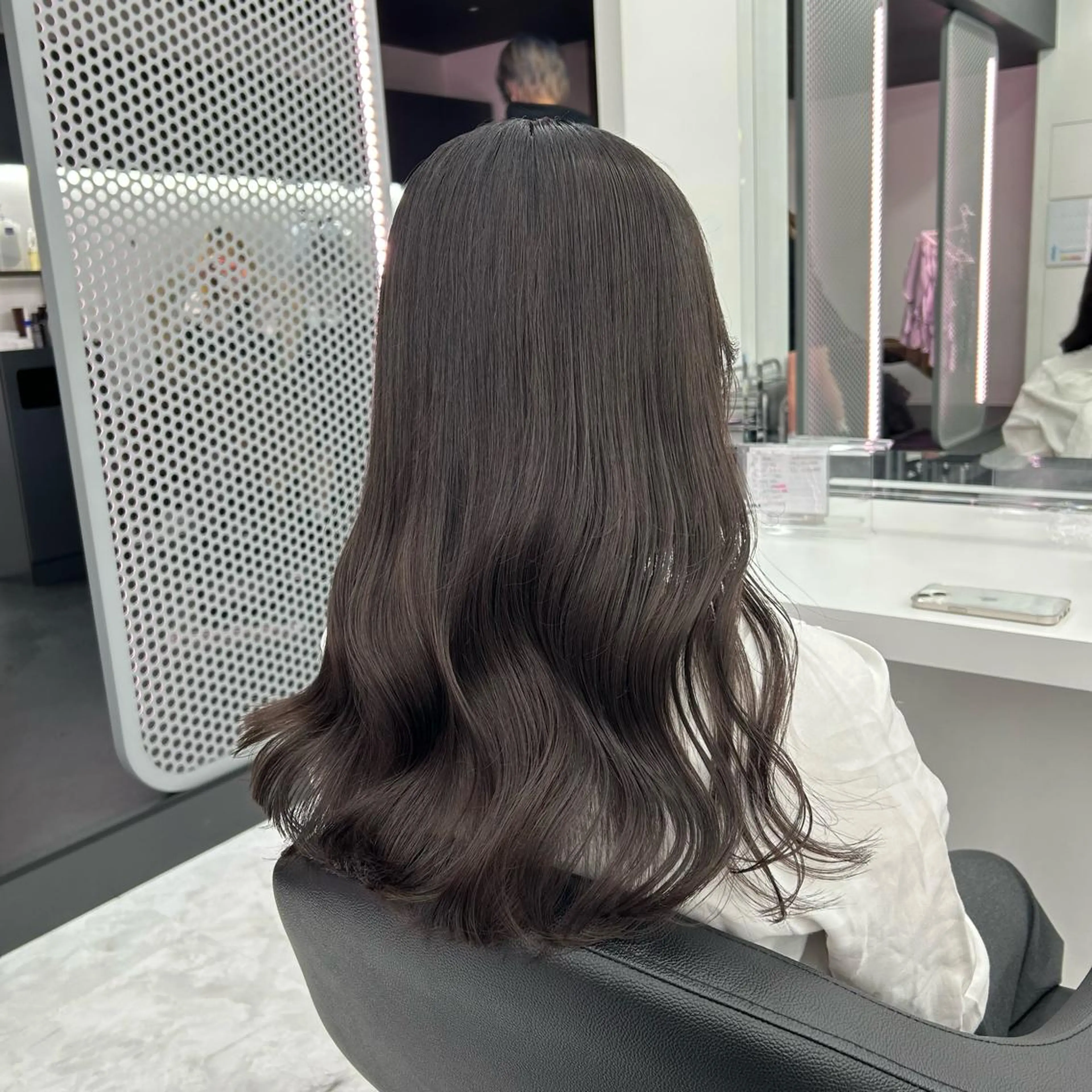 セミロング カラー ヘアアレンジ ヘアカラー トリートメント mai🍑暖色カラー /レイヤー💖のヘアスタイル