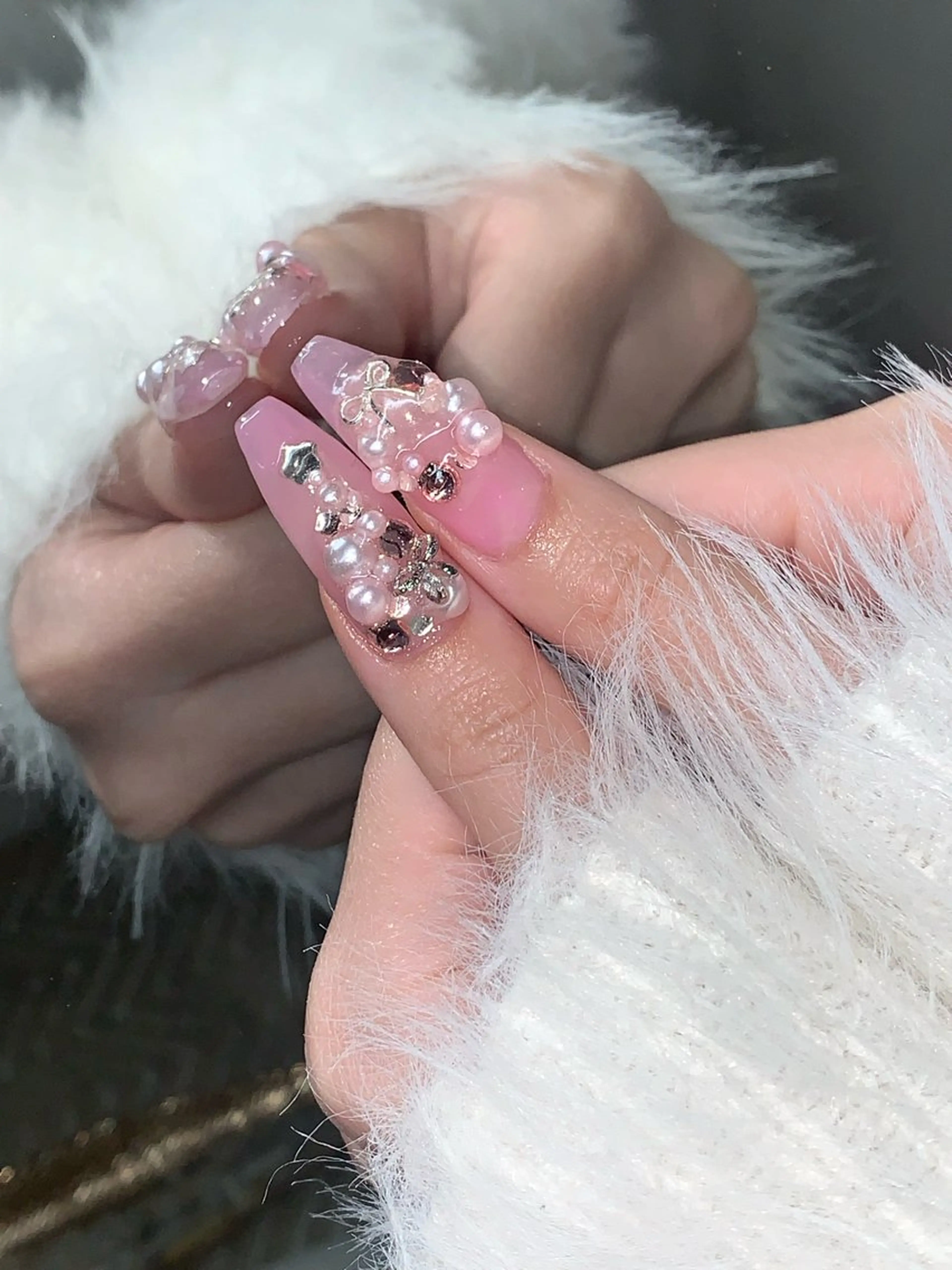 ネイル ハンドネイル NES NAIL所属・さゆり￤推しキャラ ￤ロングネイル🩷のネイルデザイン