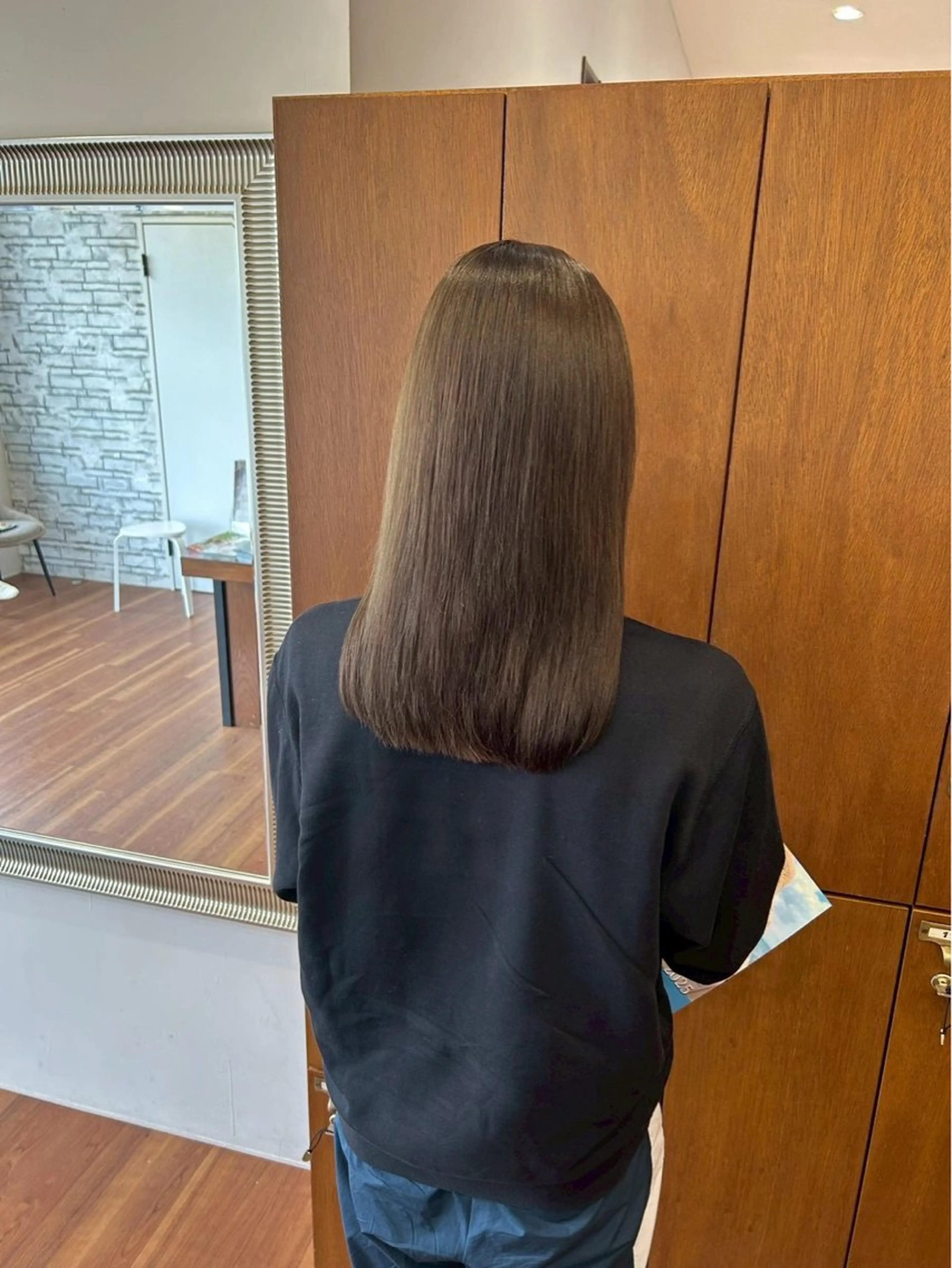セミロング 伴 星来のヘアスタイル