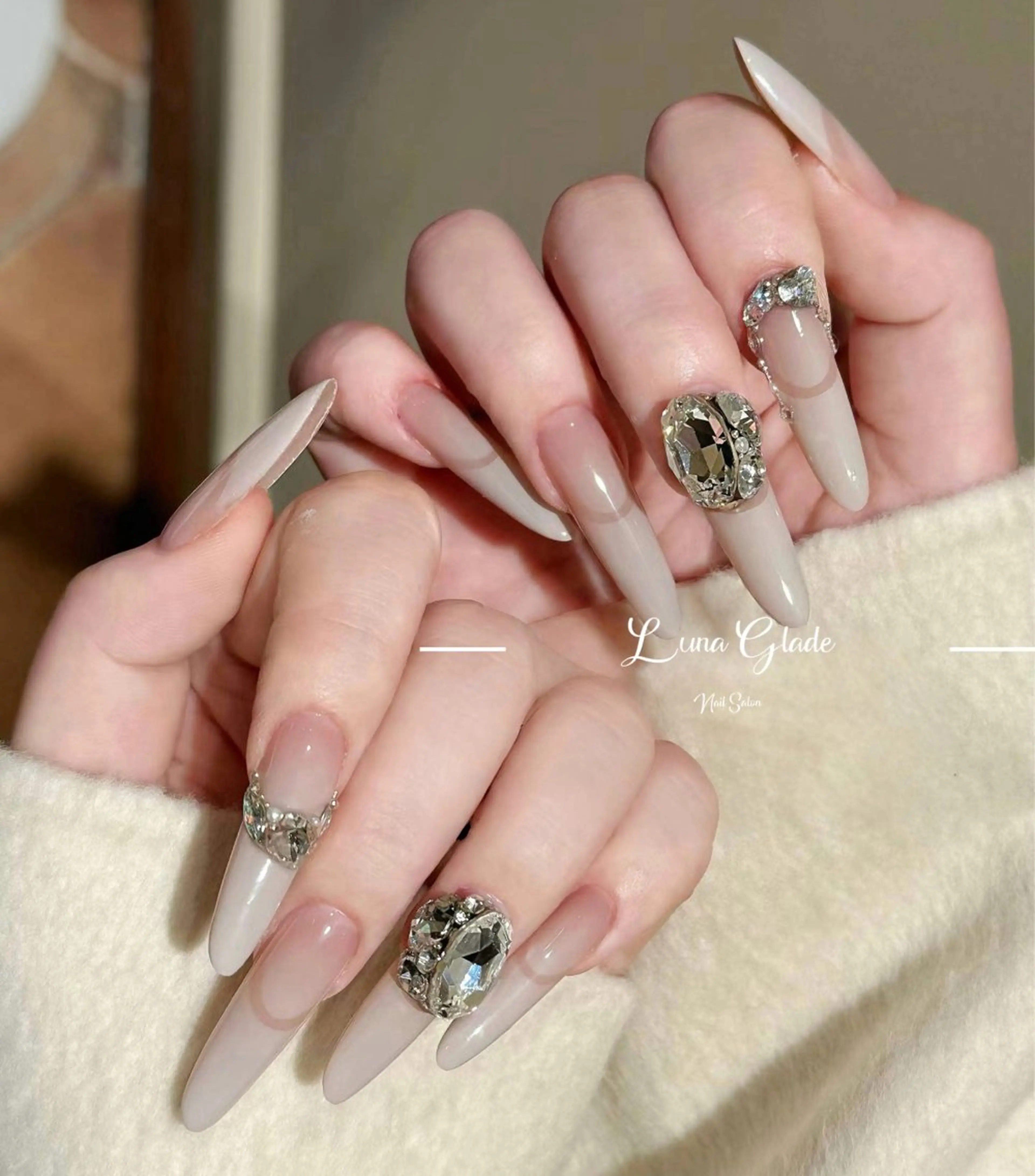 ロング 韓国風ヘア ハンドネイル Luna Glade Nail Salon所属・Luna Gladeのネイルデザイン