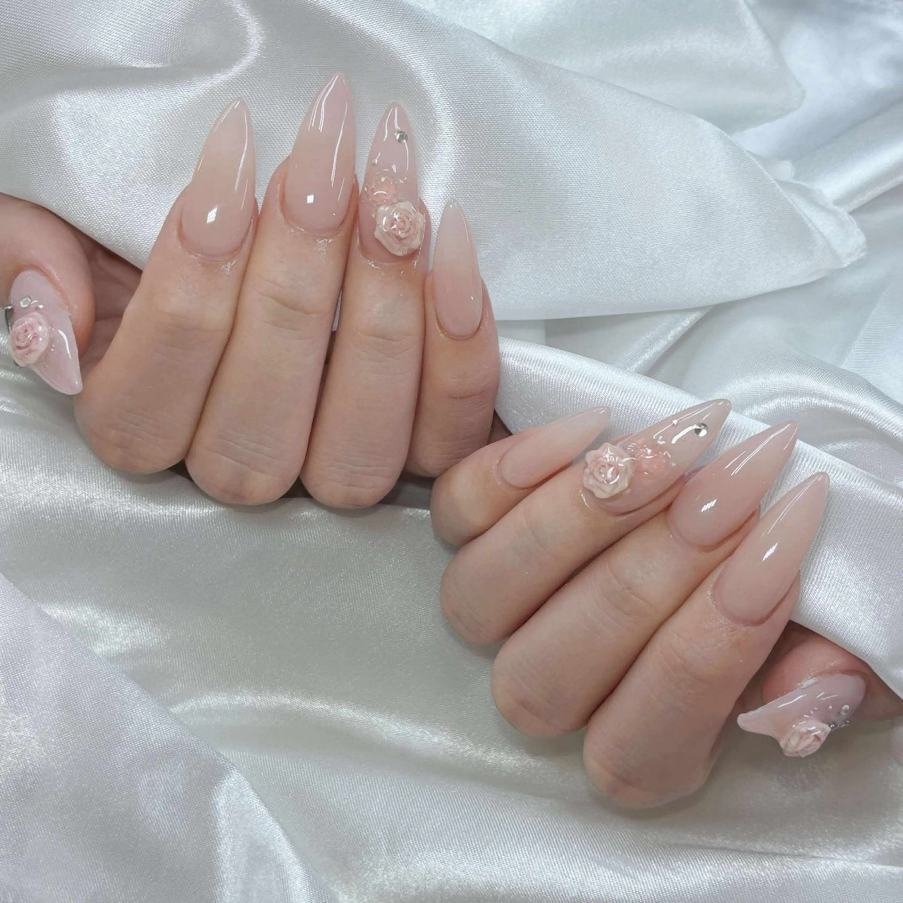 ネイル フレンチネイル グラデーション 韓国ネイル マグネットネイル ニュアンスネイル ハンドネイル ハンドケア Hara Nail 【パラジェル使用】のネイルデザイン