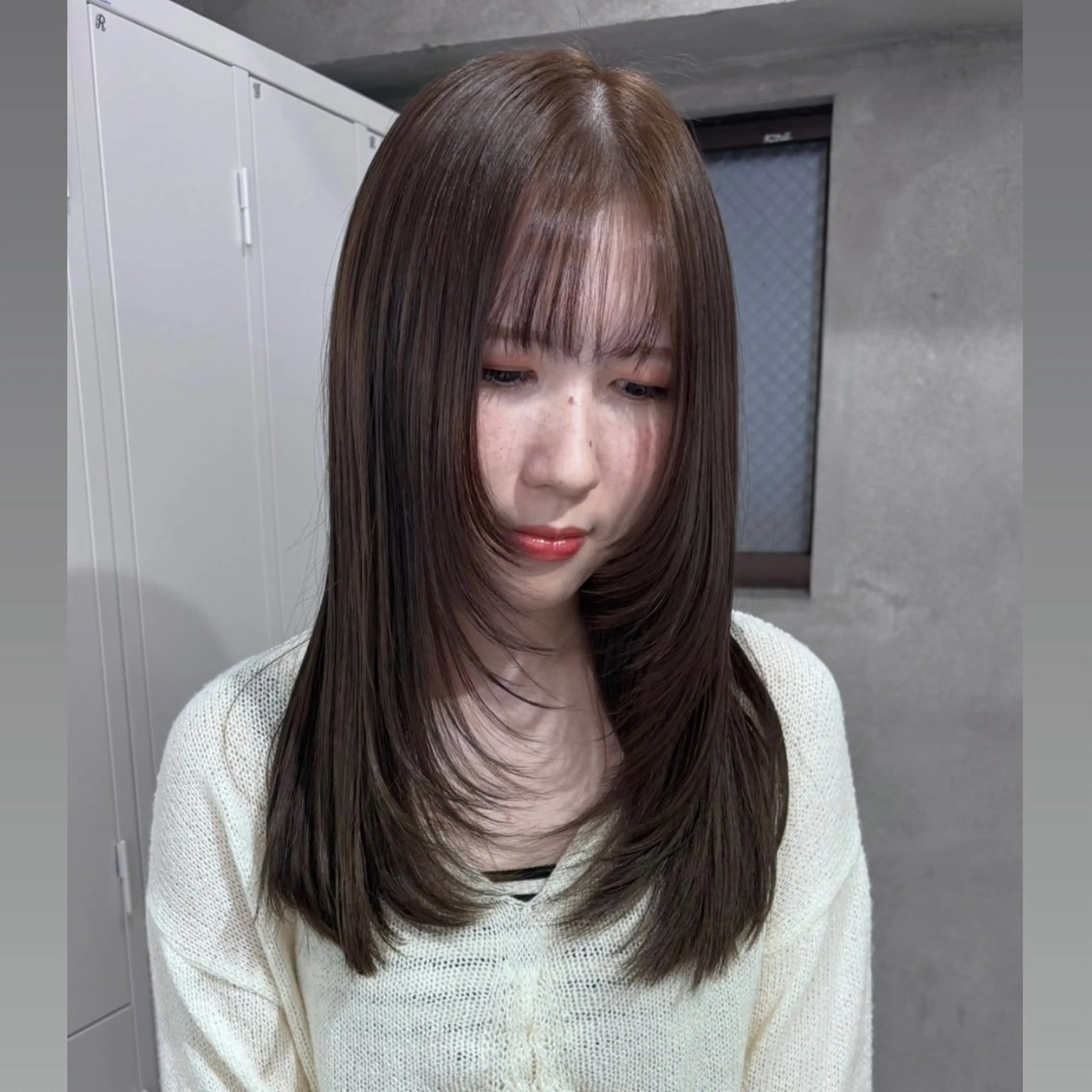 セミロング カラー 透明感カラー 髪質改善 レイヤーカット トリートメント 広香🪽ハイトーン/ レイヤー/ヘアセットのヘアスタイル