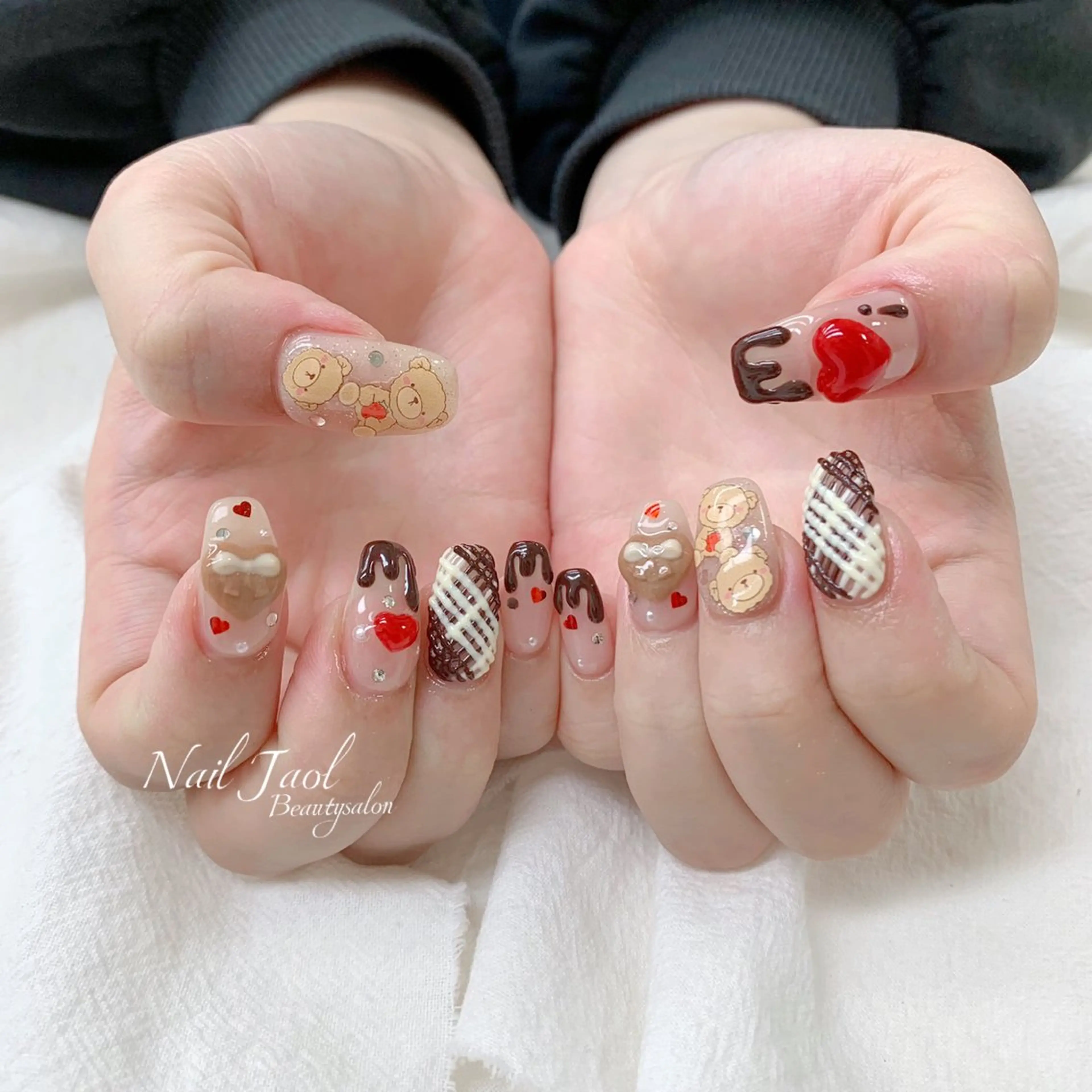 ミディアム ハンドネイル ネイルJaol 池袋のネイルデザイン