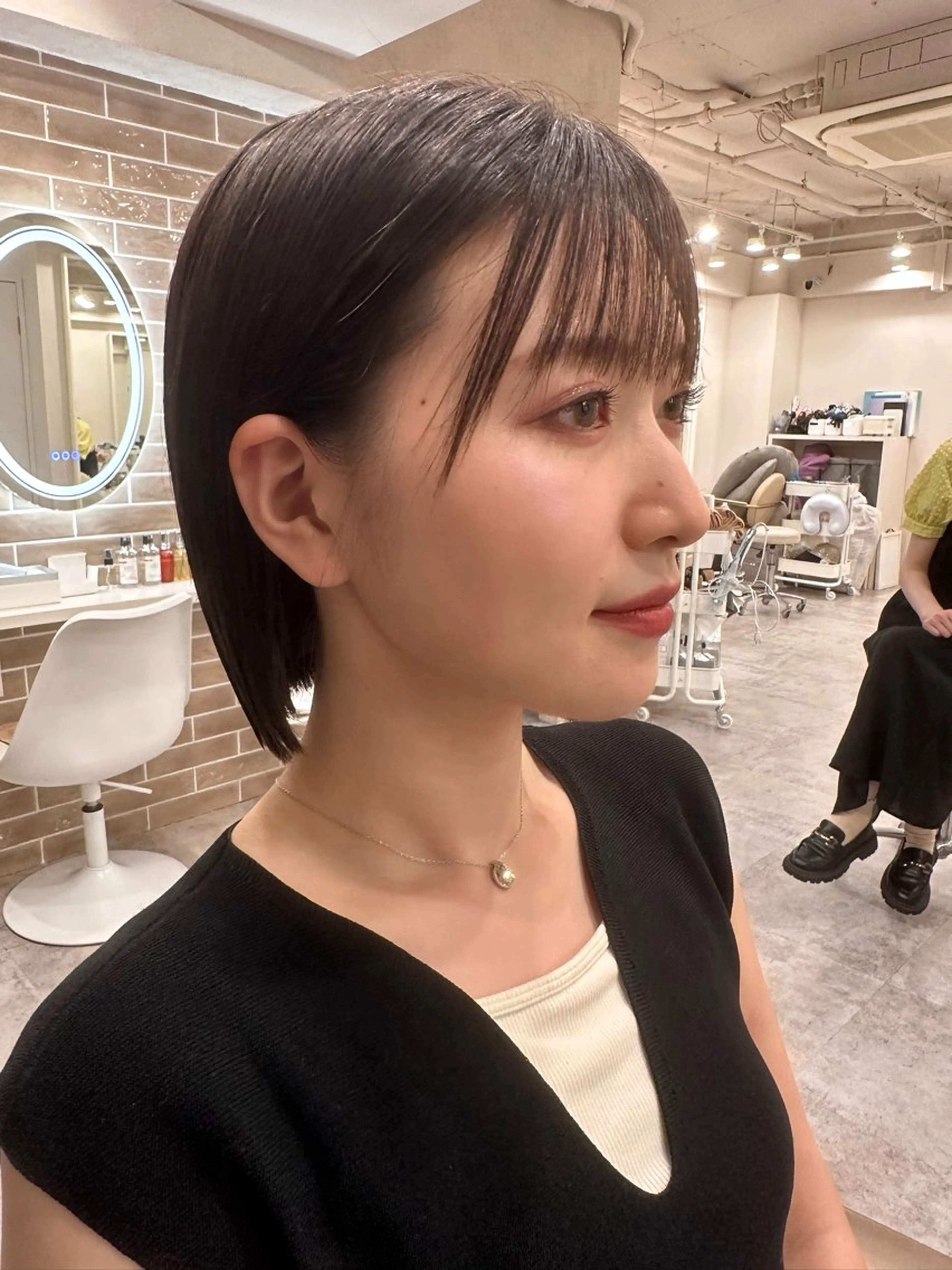 ミディアム カット ボブ、レイヤー、 ハイトーン、古淵のヘアスタイル