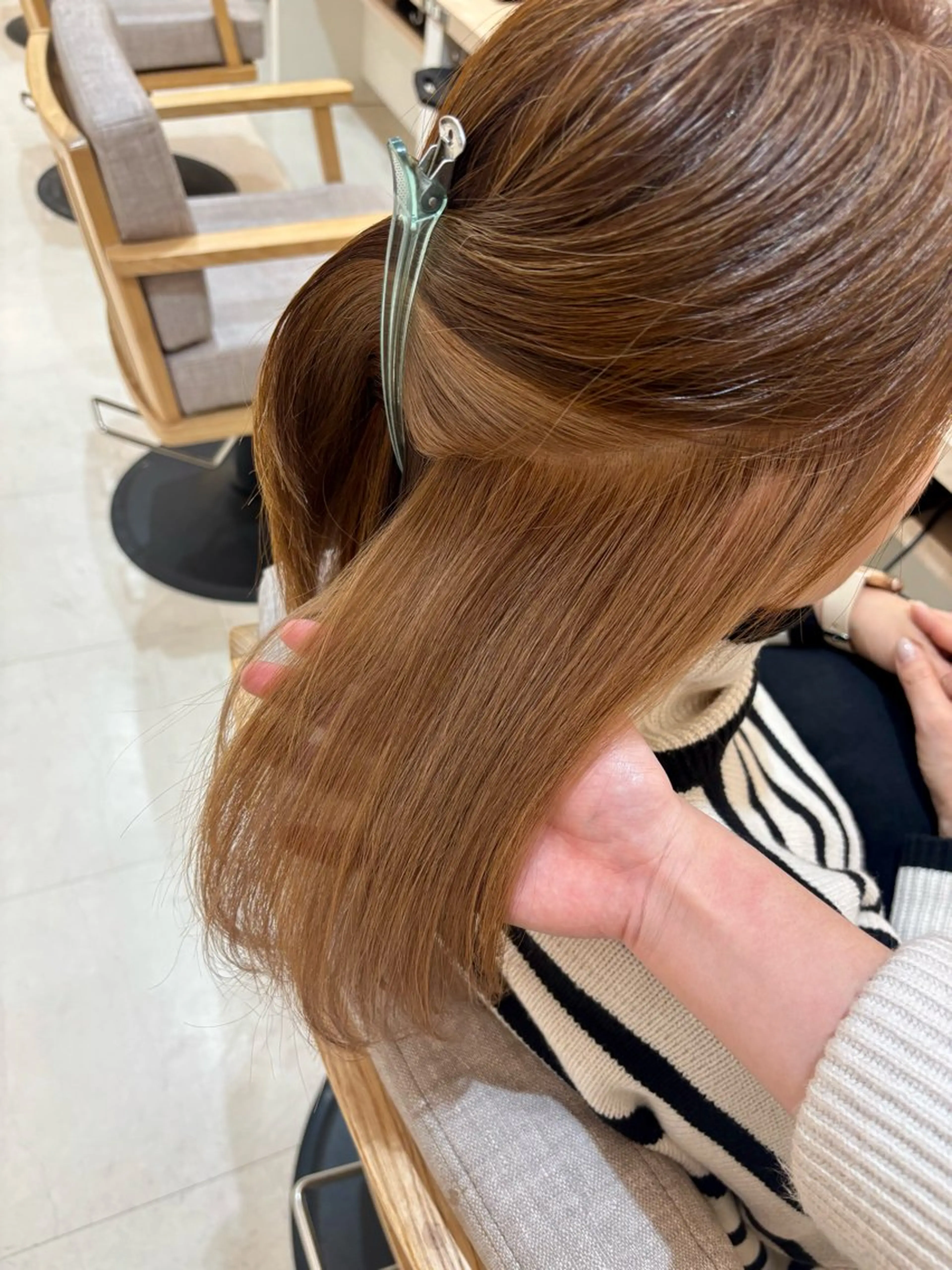 ミディアム 佐々木 美空のヘアスタイル