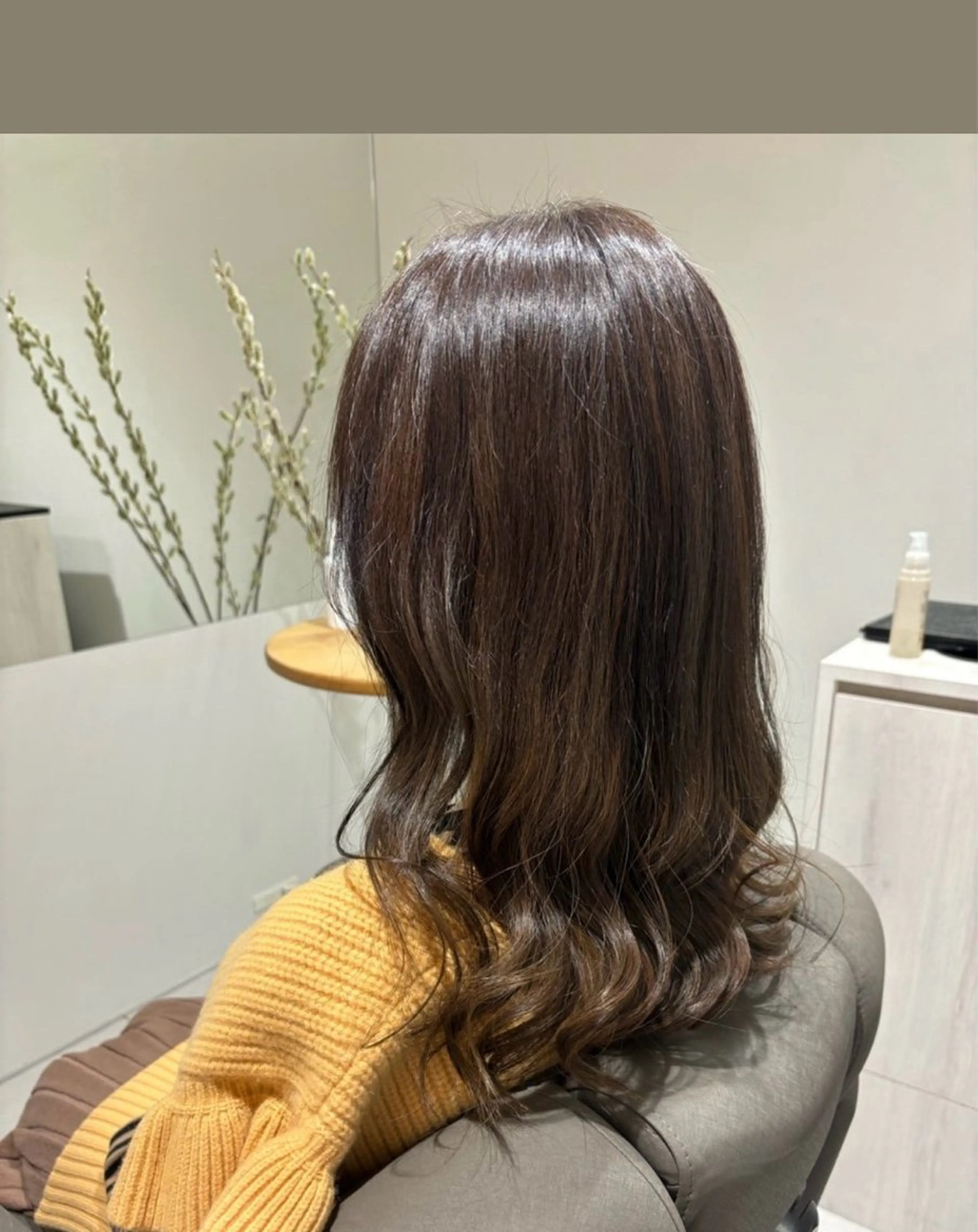 ロング カット ヘアカラー 白土 さくらのヘアスタイル
