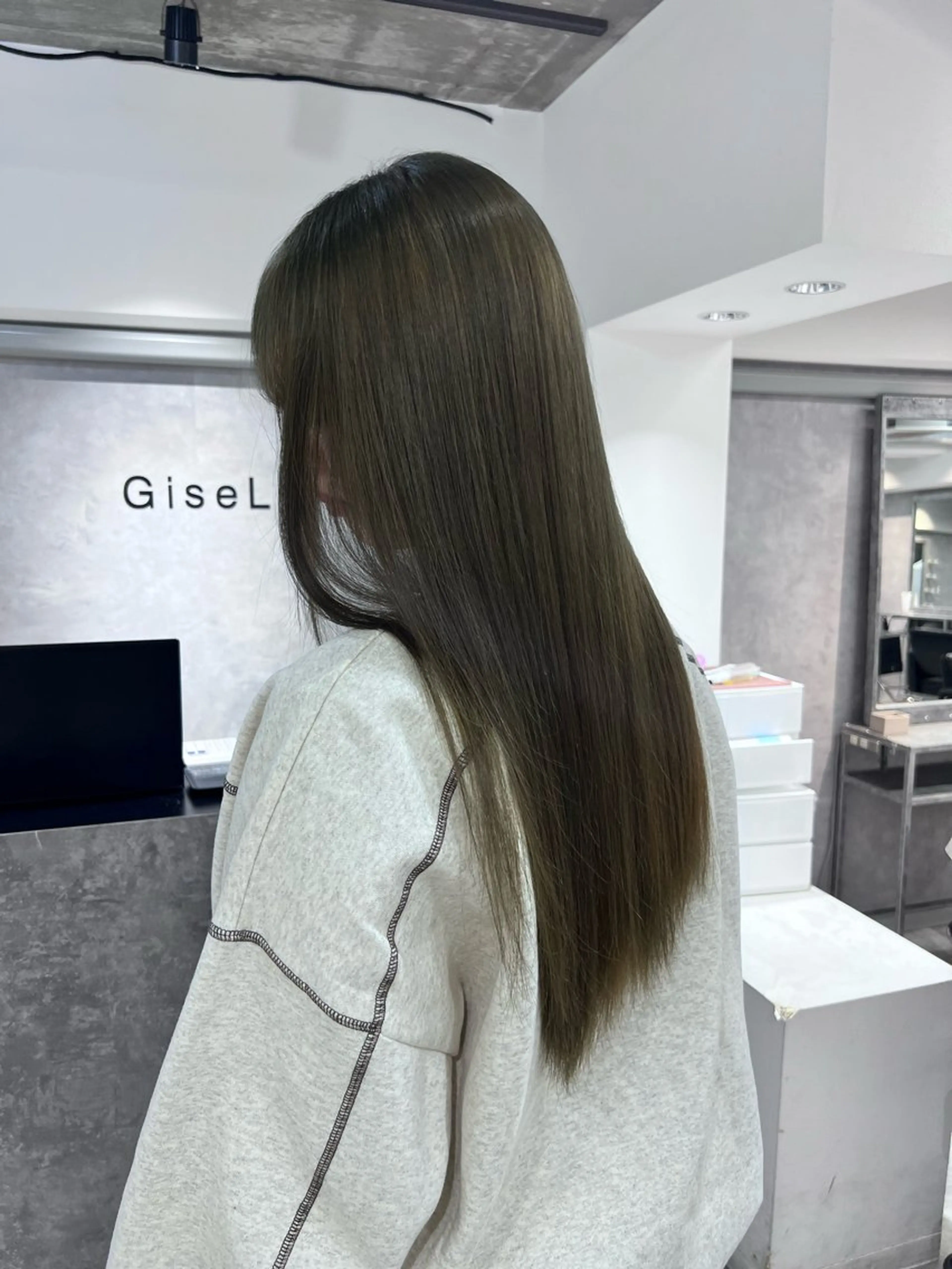 ロング カラー 黒髪 ブリーチ 透明感カラー 顔周りカット レイヤーカット 透明感/レイヤー 🇰🇷tomonaのヘアスタイル