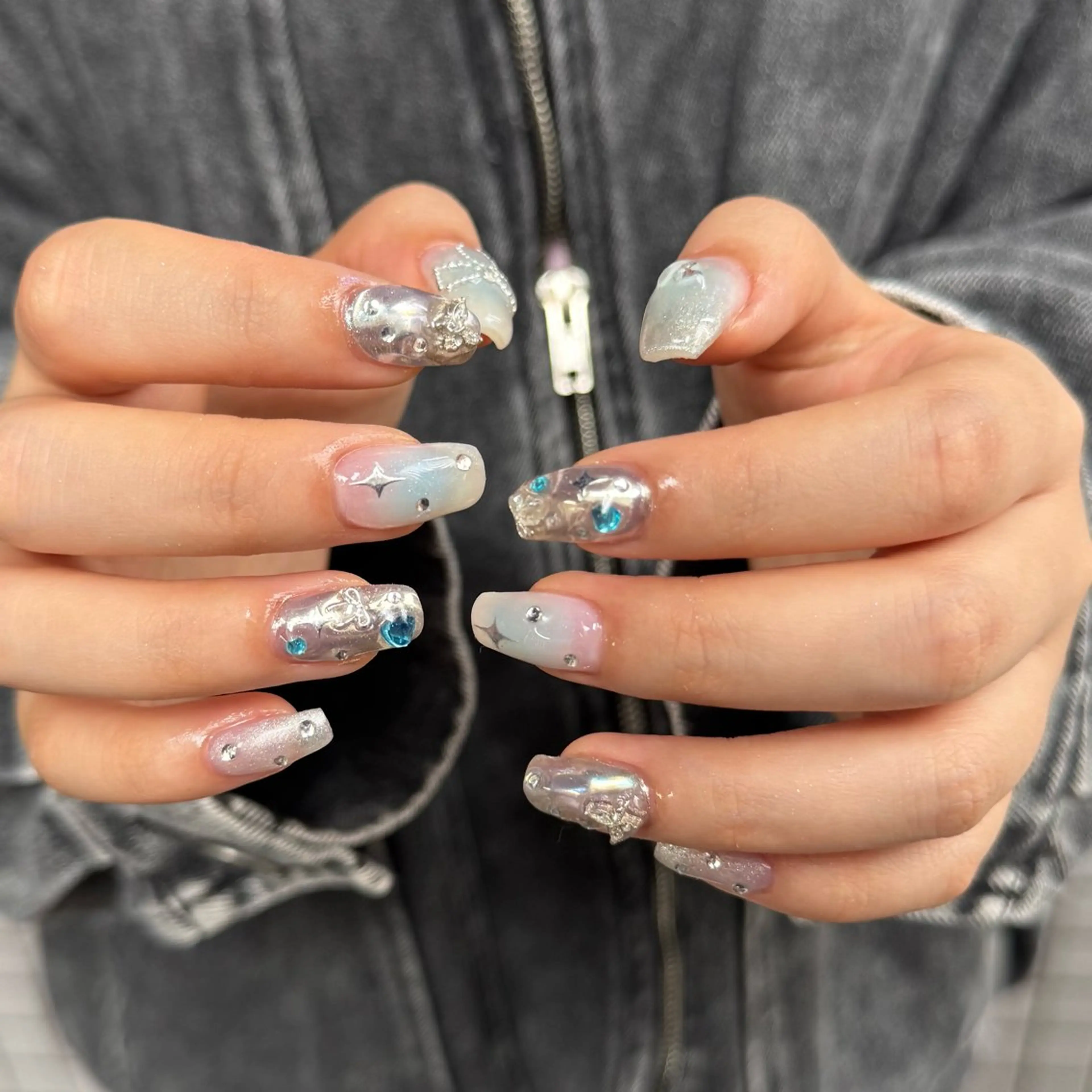 セミロング 小川 柚香のネイルデザイン