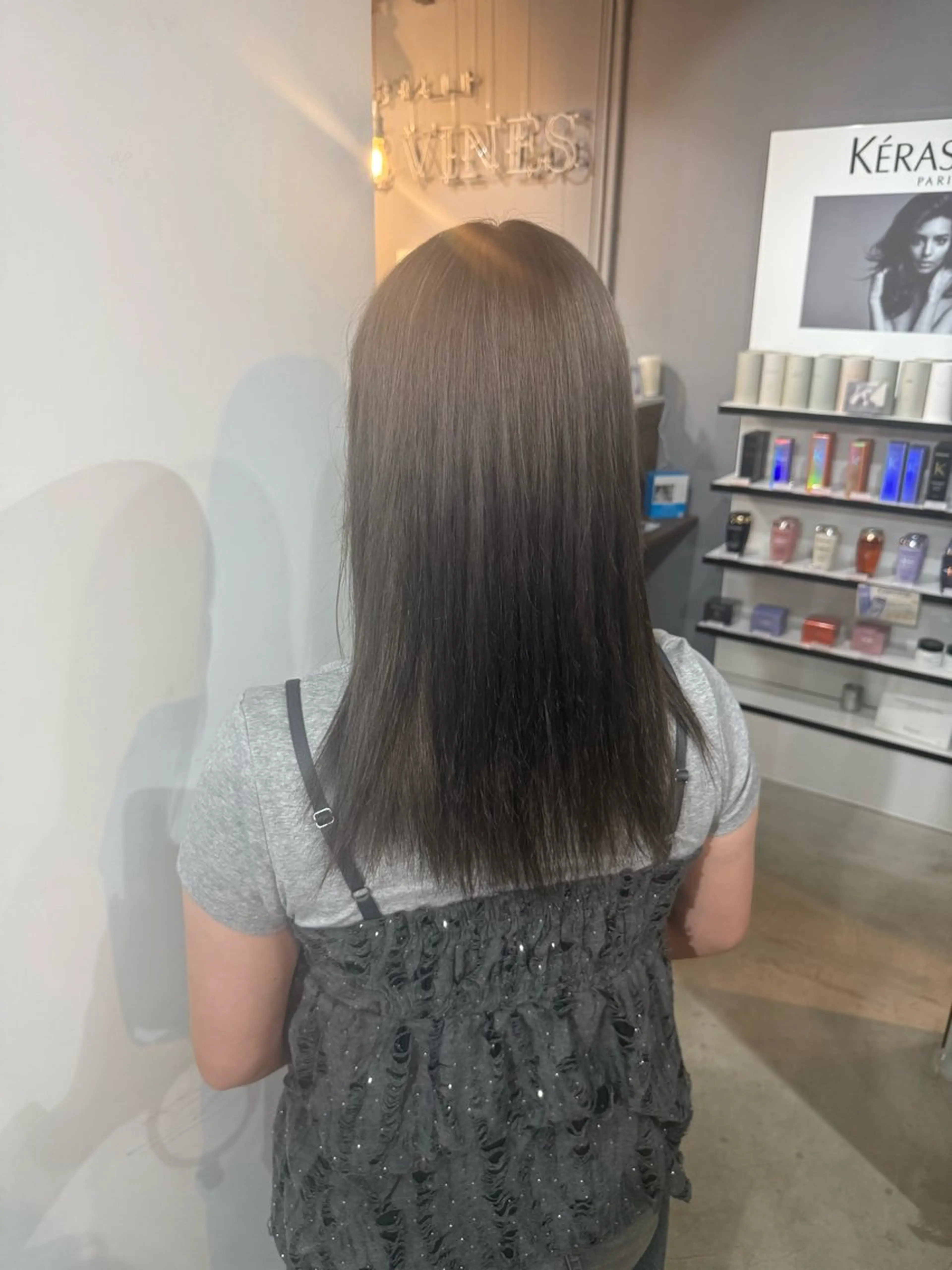 カラー グレージュ 篠田 舞のヘアスタイル