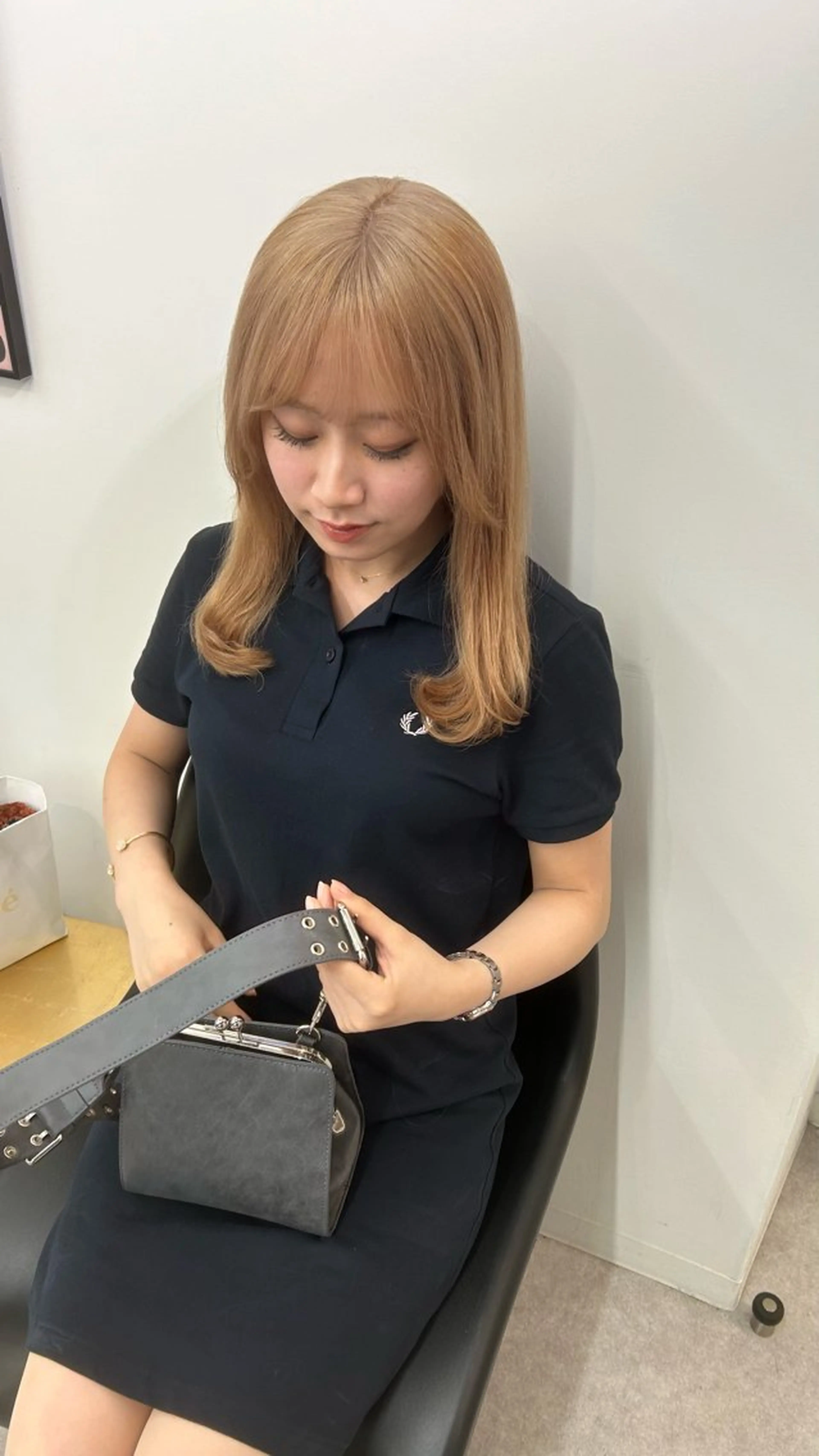 ロング カラー アッシュ ベージュカラー ブリーチ ブロンド ブロンドベージュ 💍透明感 💖艶ミルクティーのヘアスタイル