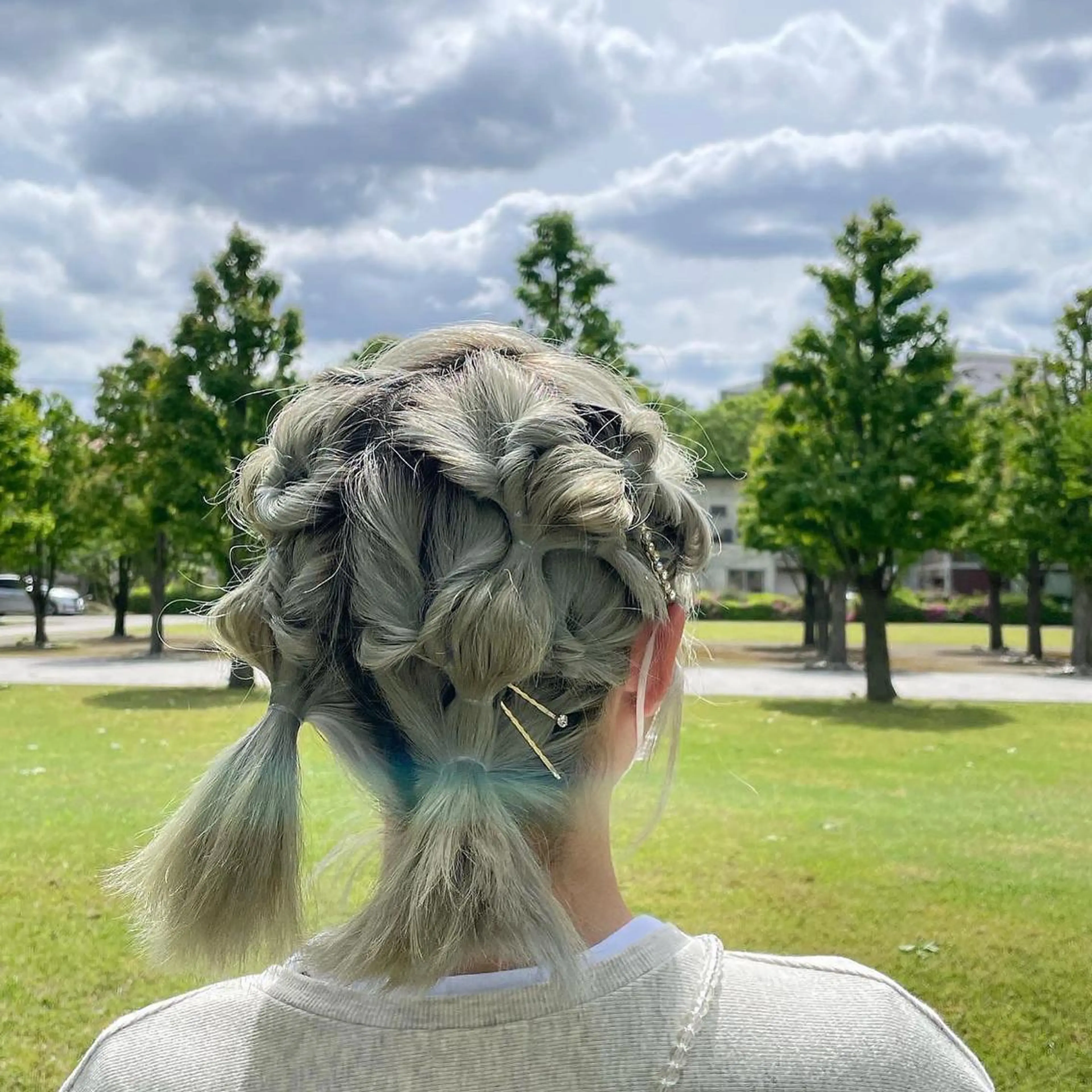 ミディアム ヘアアレンジ コテ巻きパーマ💙 シノヤユイのヘアスタイル