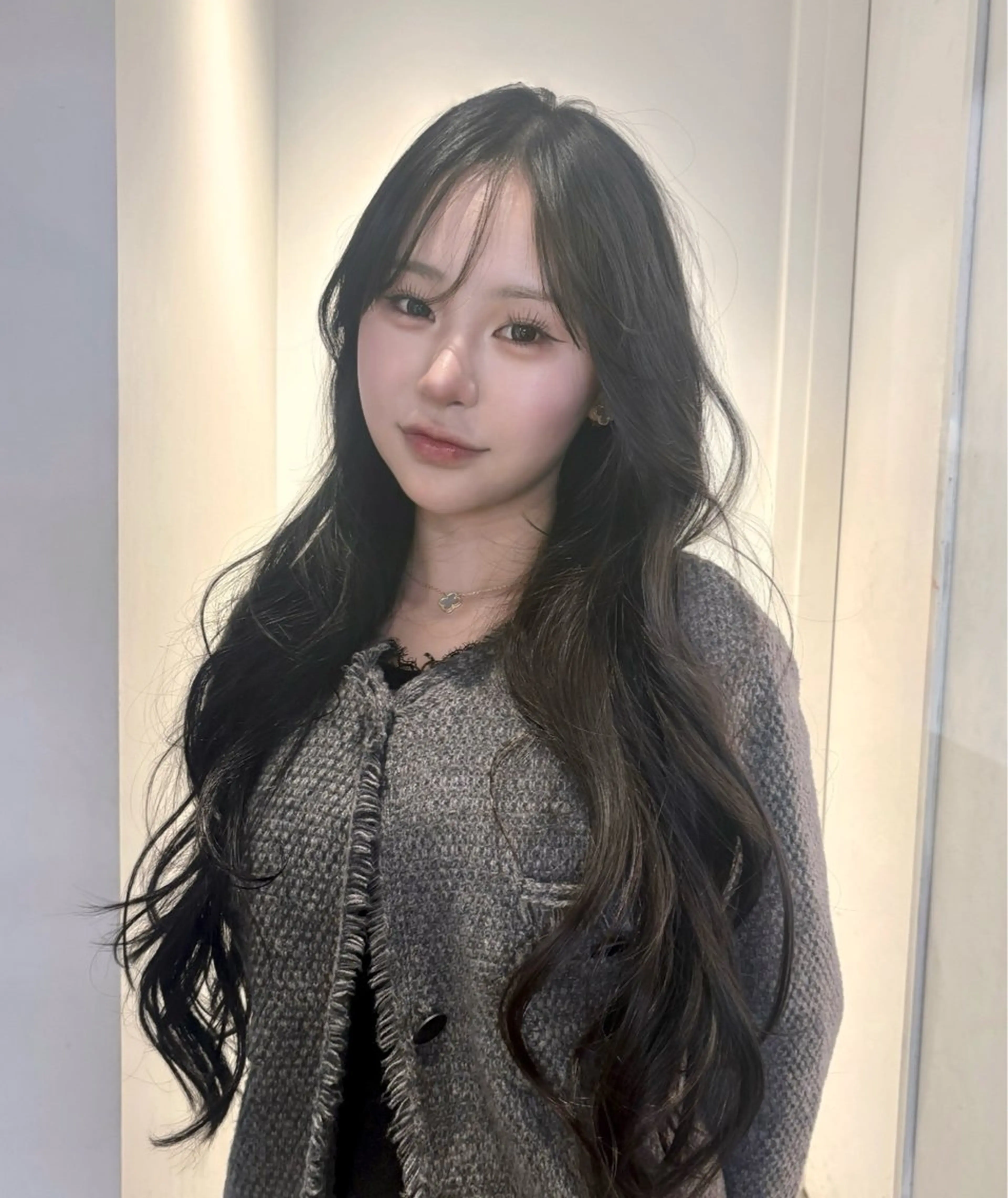 ロング 顔周りカット フェミニン/ 透明感カラー/ナツミのヘアスタイル