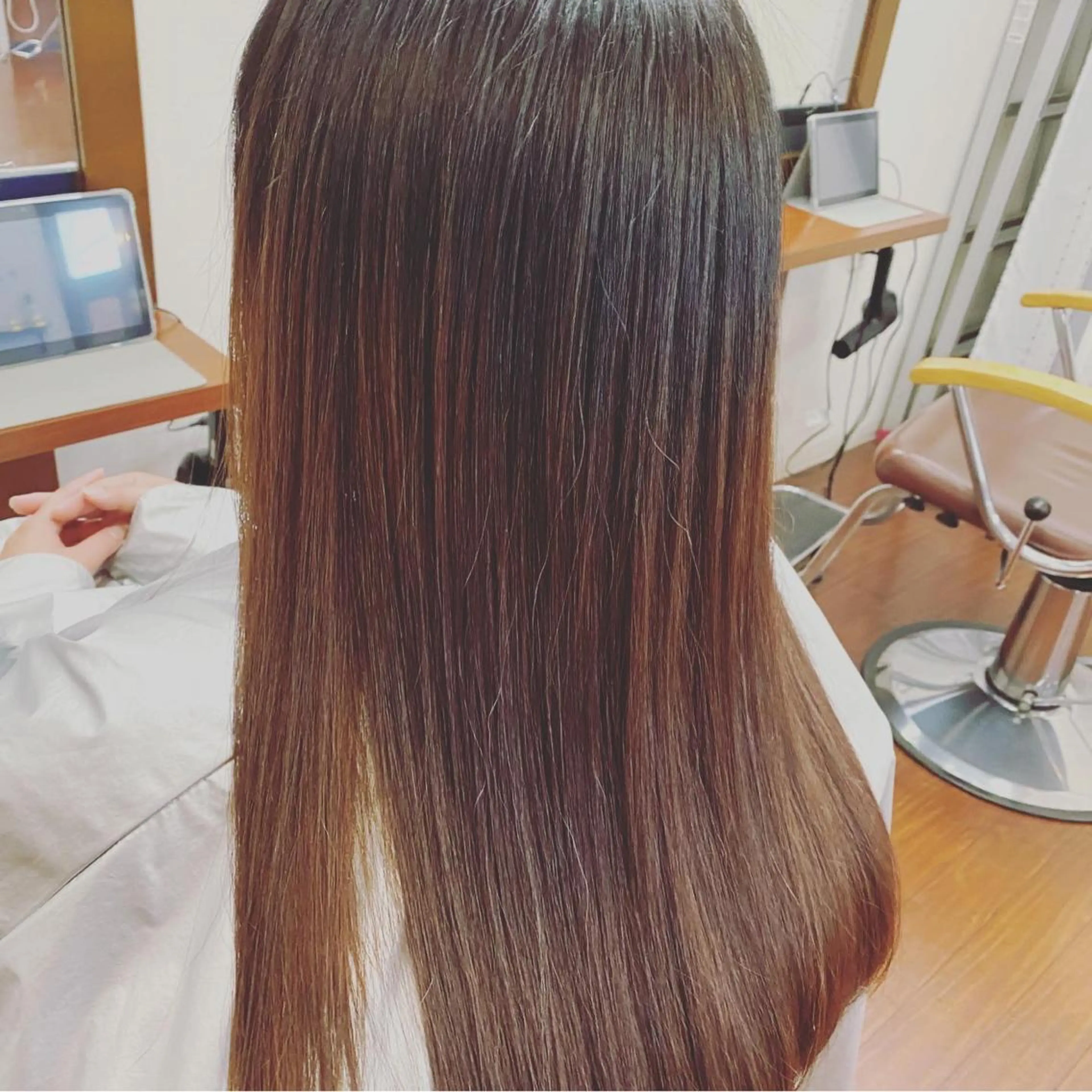 ロング 縮毛矯正 仕上がり満足度No. 1🔥BLUCK🔥のヘアスタイル