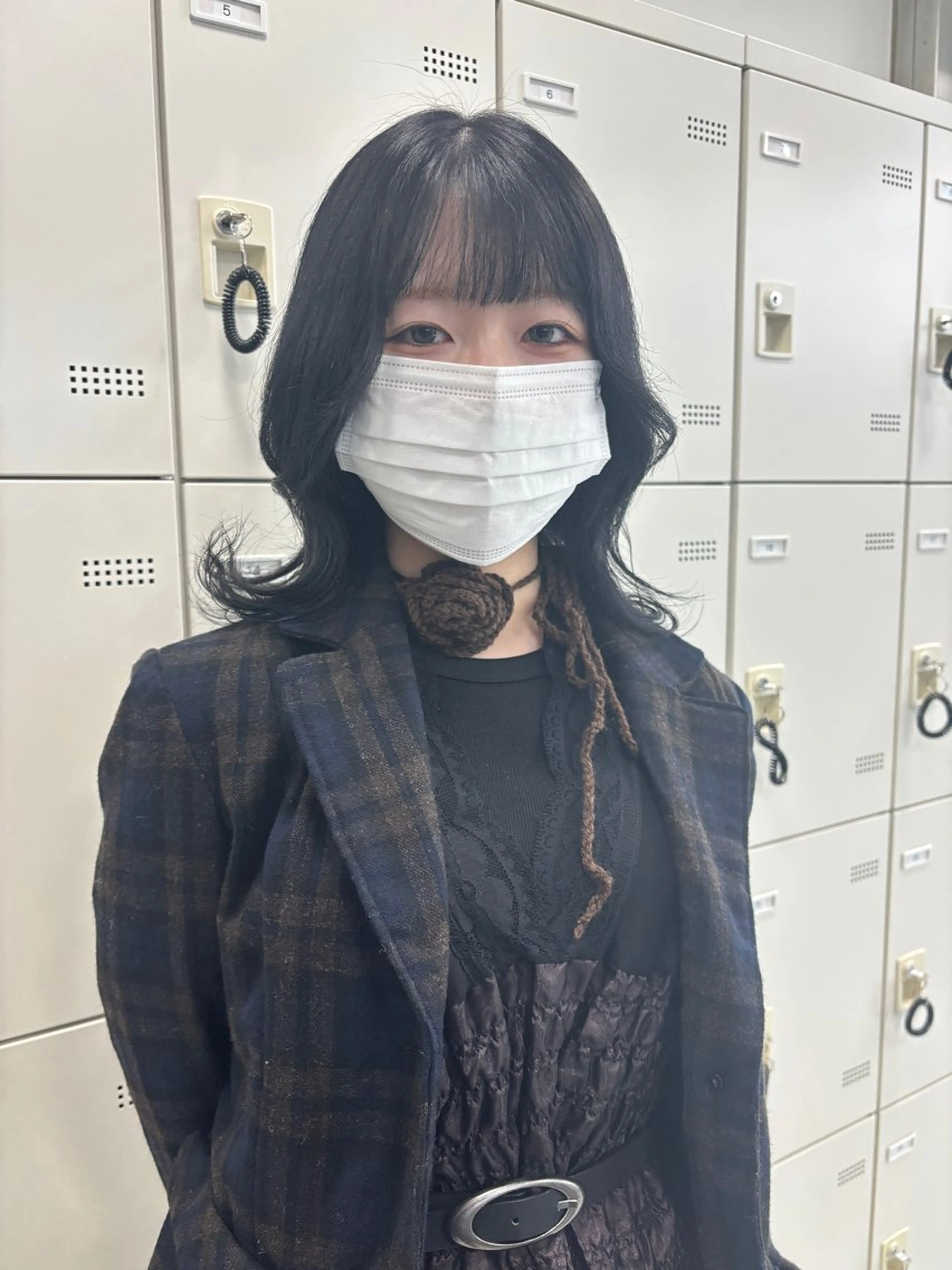 セミロング カット ヘアカラー トリートメント 韓国ヘア/ブリーチ無 しWカラー/オリーブのヘアスタイル