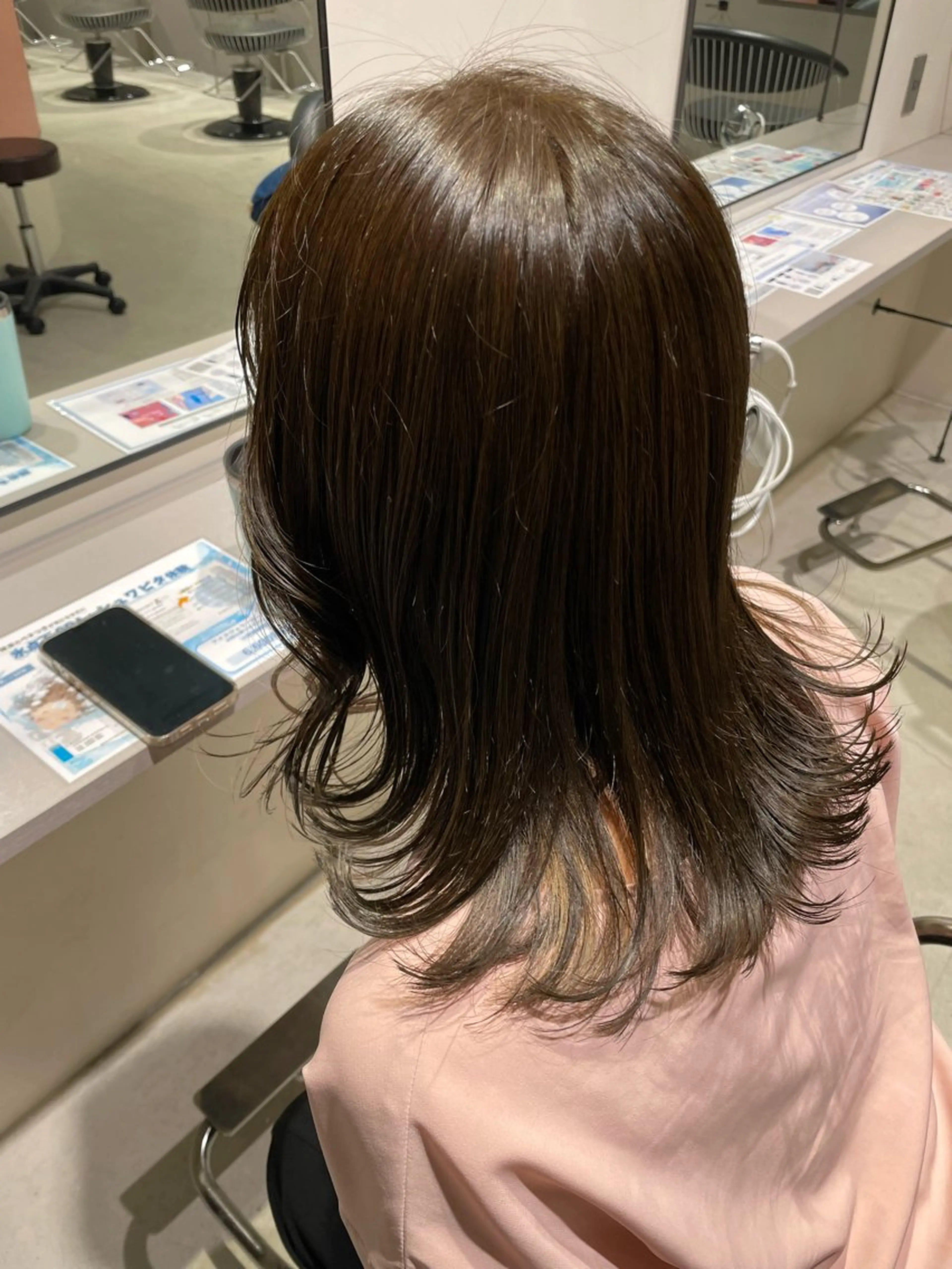 セミロング カラー 透明感カラー オリーブカラー ないとう ゆうかのヘアスタイル