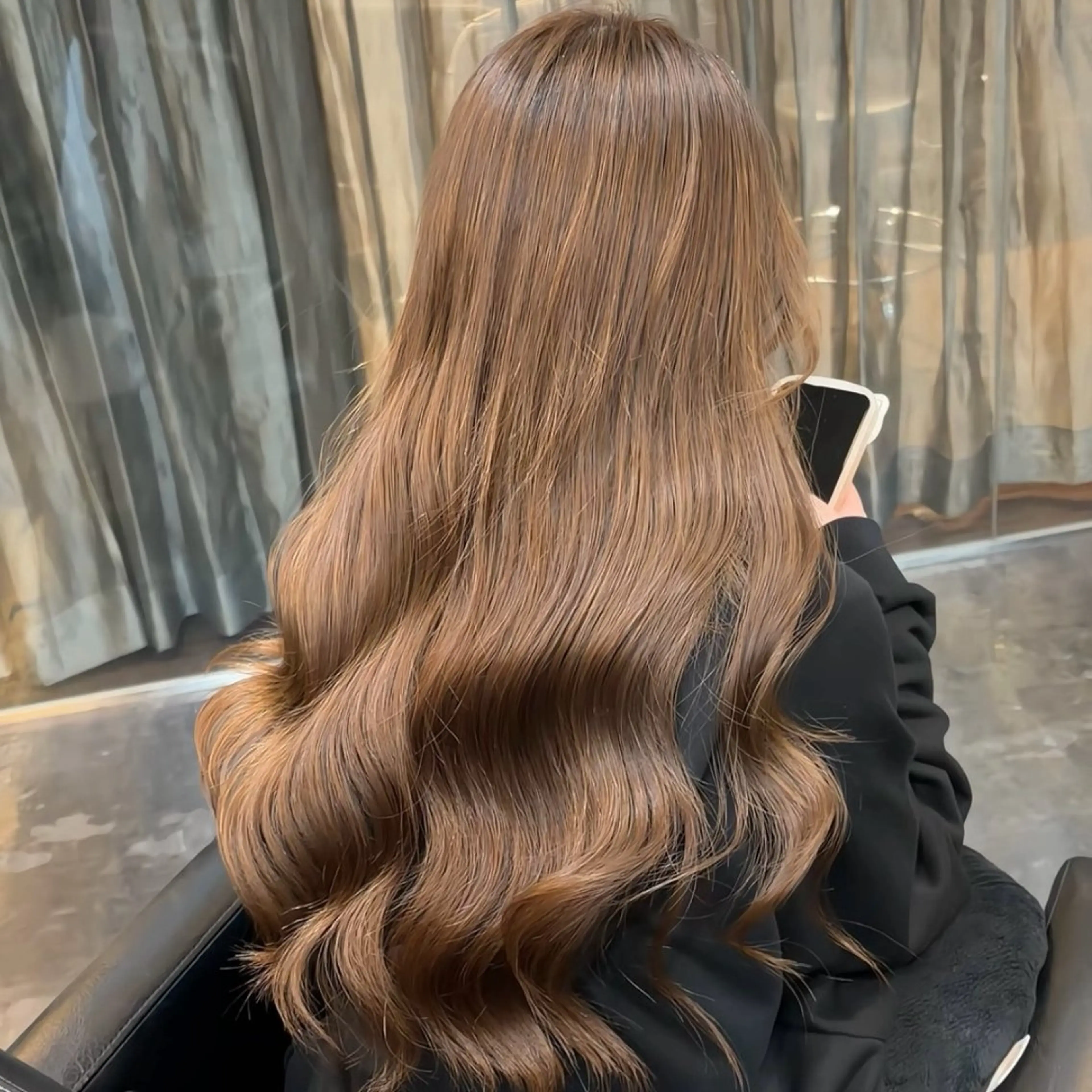 ロング カラー アッシュ アッシュグレー アッシュグレージュ ベージュカラー ブリーチ BIGOUDI salon所属・《ブリーチなし》 ベージュ/あゆむのヘアスタイル