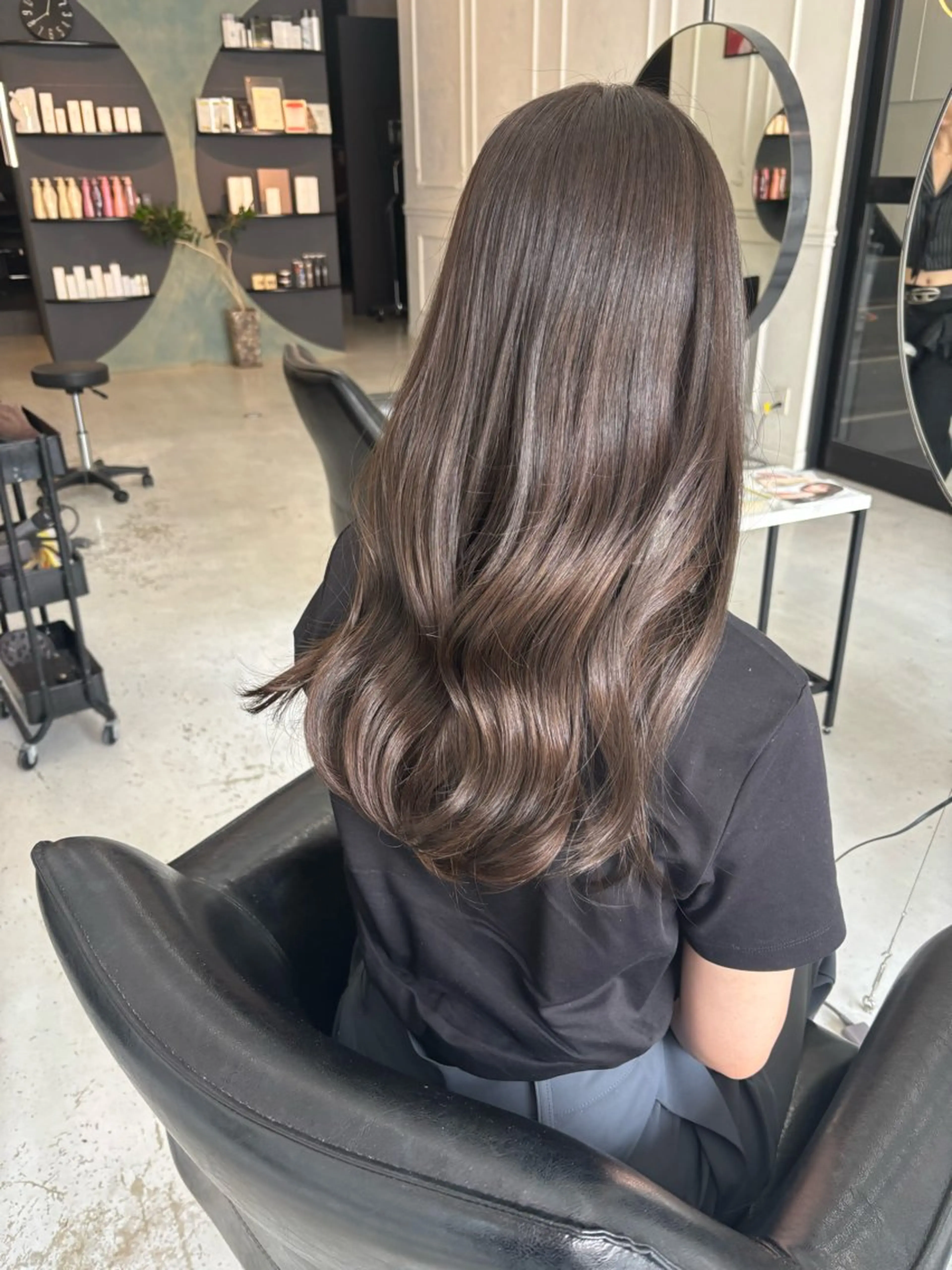 ロング ヘアカラー MaisonHALU さくらのヘアスタイル