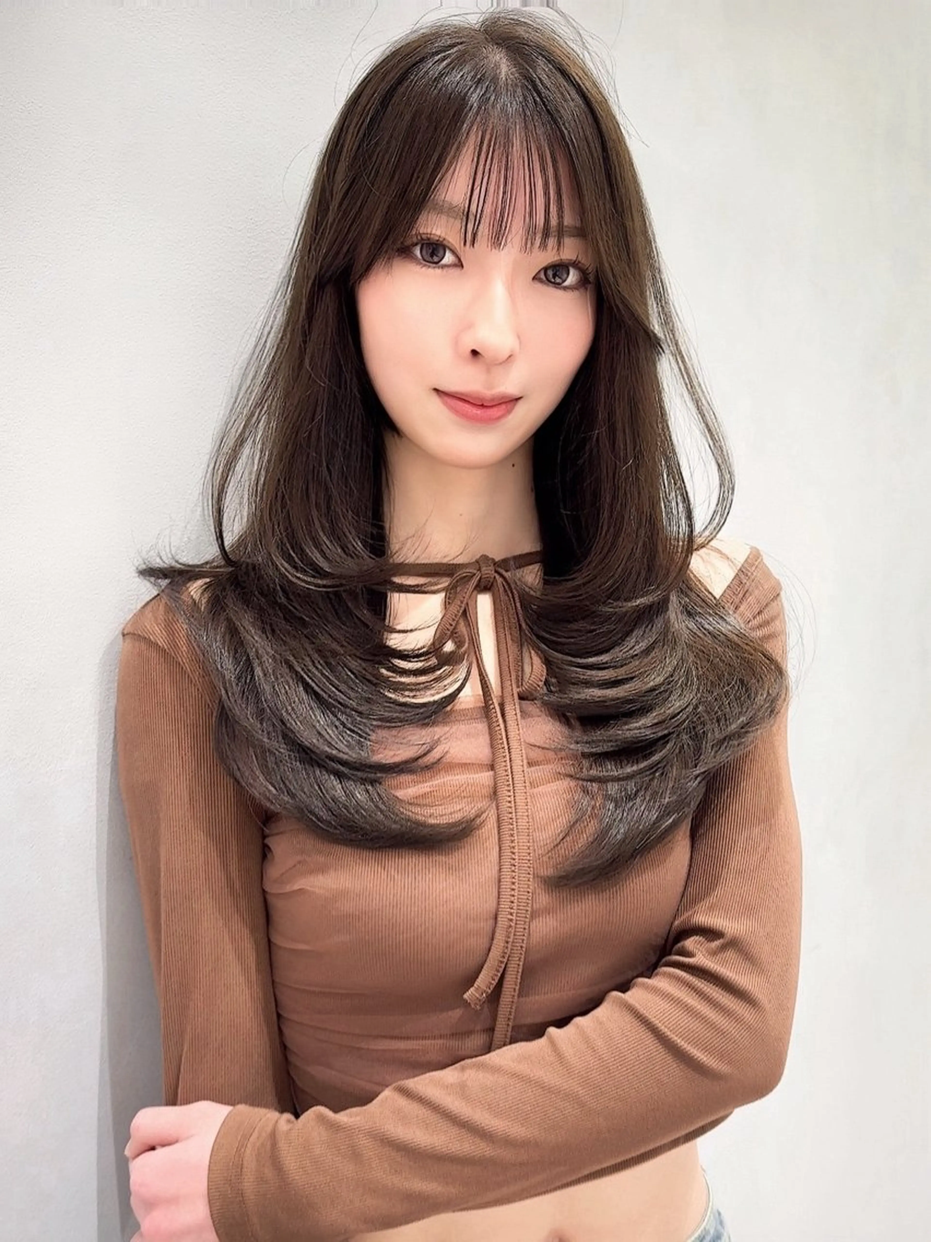ミディアム カラー カット ヘアカラー 木屋元一/透明感 /前髪/レイヤーのヘアスタイル