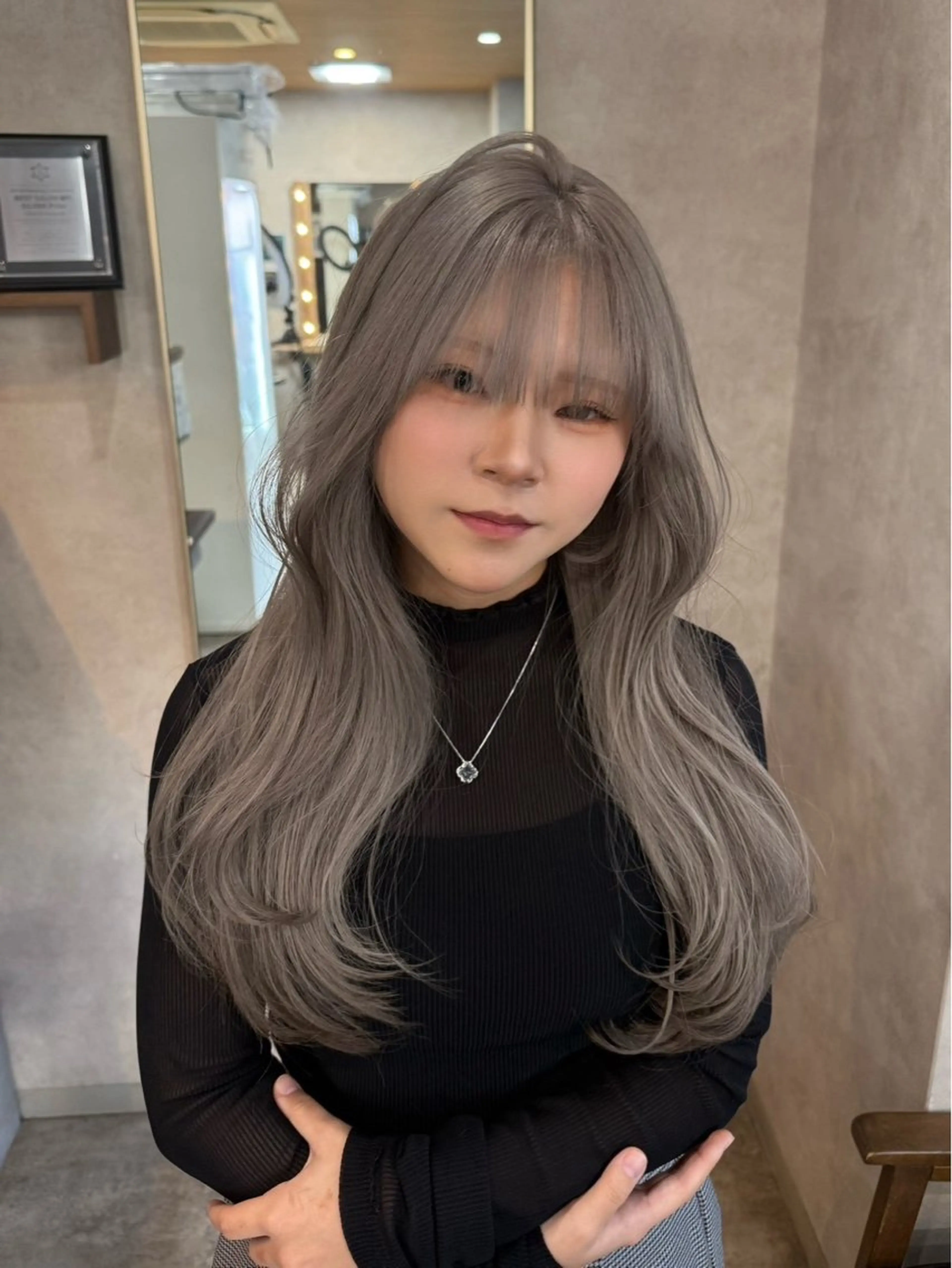 ロング カラー 透明感カラー グレージュ シルバー シルバーグレージュ ヘアカラー トリートメント RIENS aura / ayu ♡のヘアスタイル