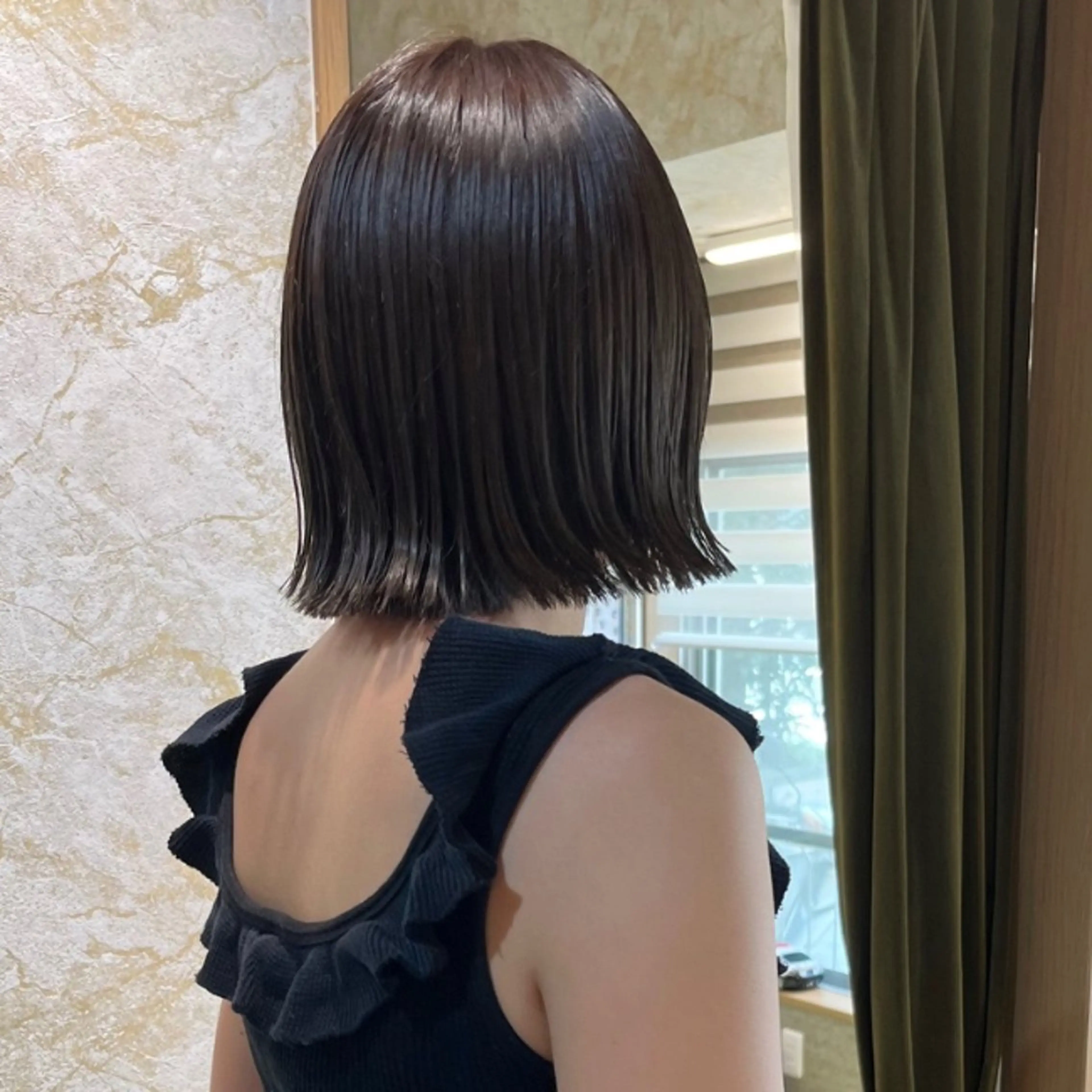 ショート カラー 切りっぱなしボブ ボブ Unique ユニークのヘアスタイル