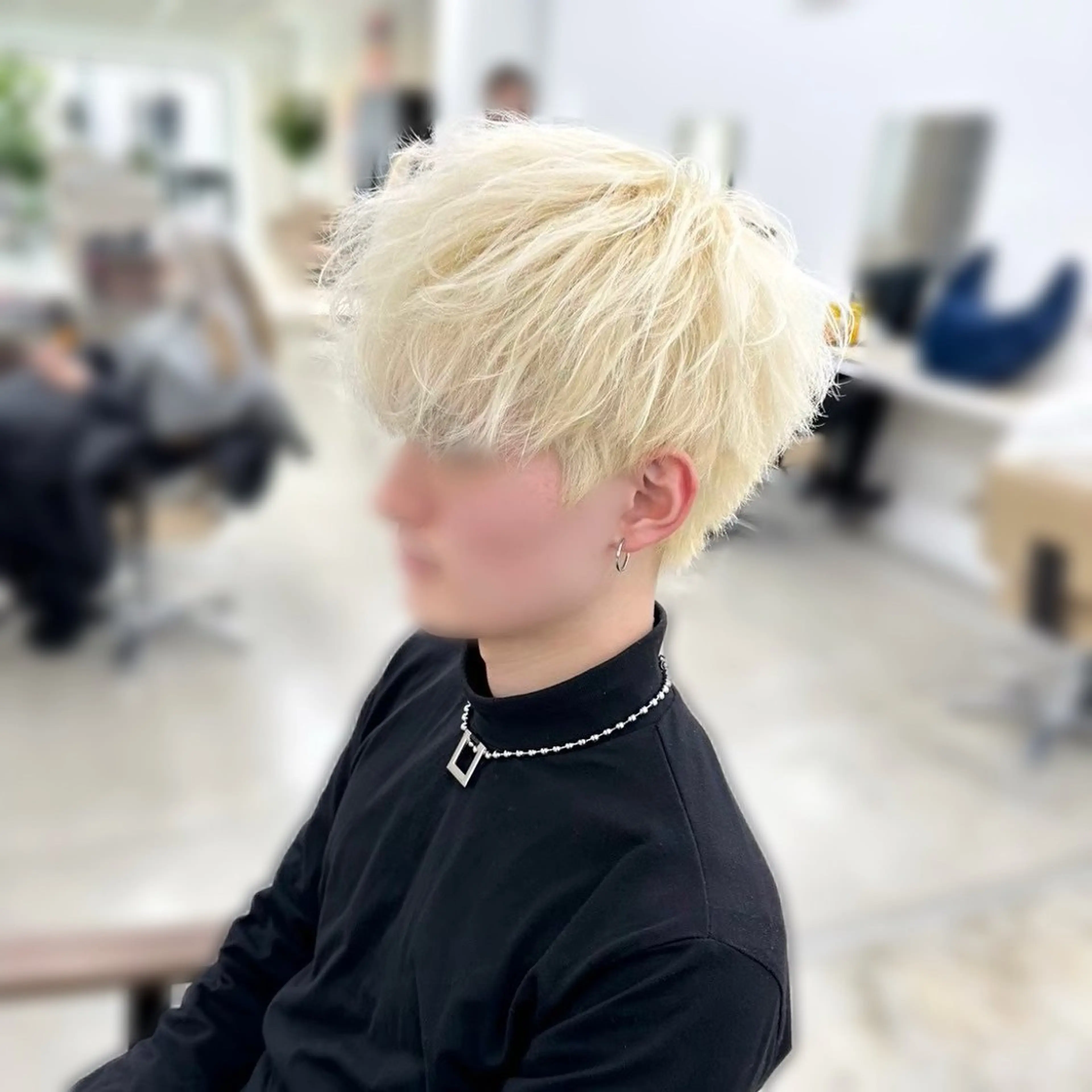 ショート カラー メンズ ヘアカラー トリートメント 🫧ブリーチ/透明感 カラー/メンズ/みきのヘアスタイル