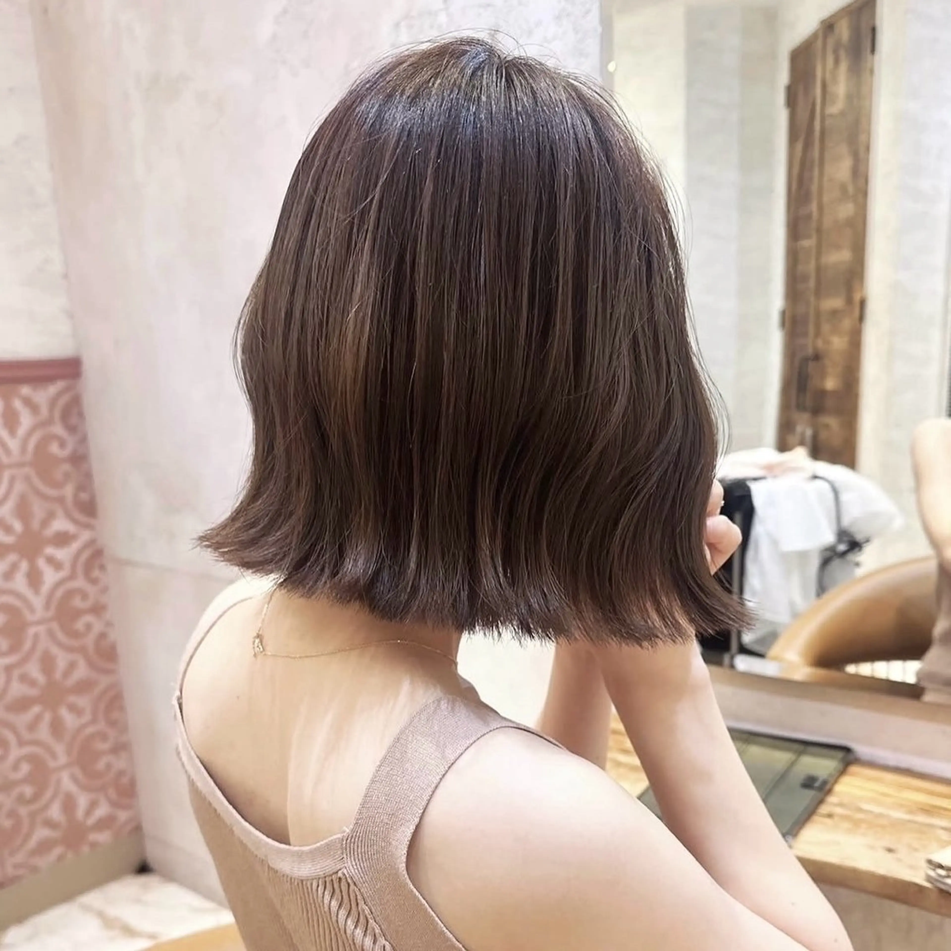 ミディアム ボブ ヘアカラー ワンカラー/暖色/ 縮毛矯正/ゆい🪽のヘアスタイル