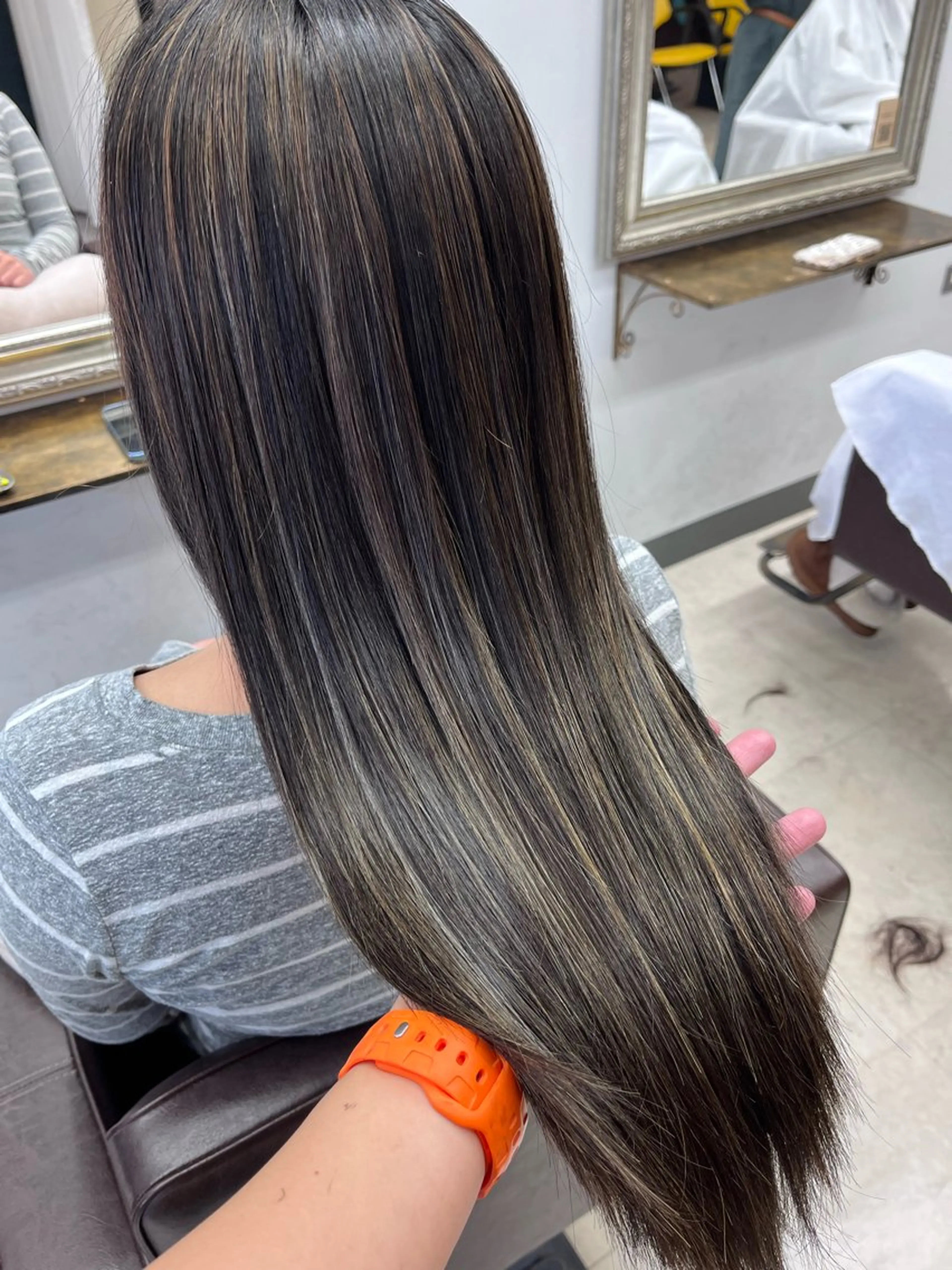 ロング カラー 産休の為お休みです! 小島凜のヘアスタイル